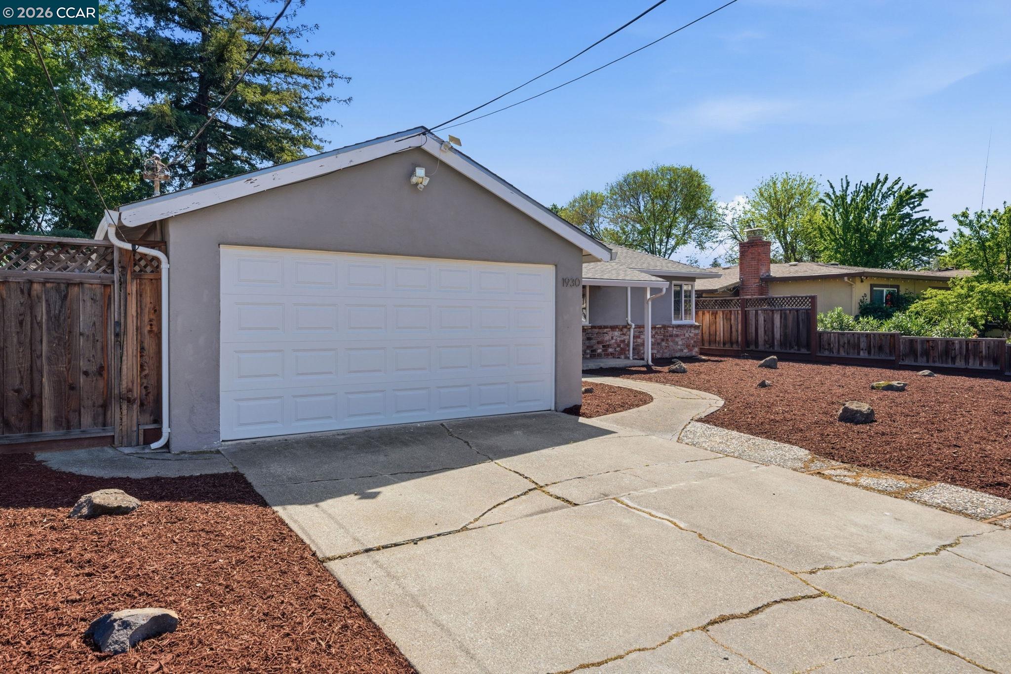 1930 Sunshine Dr