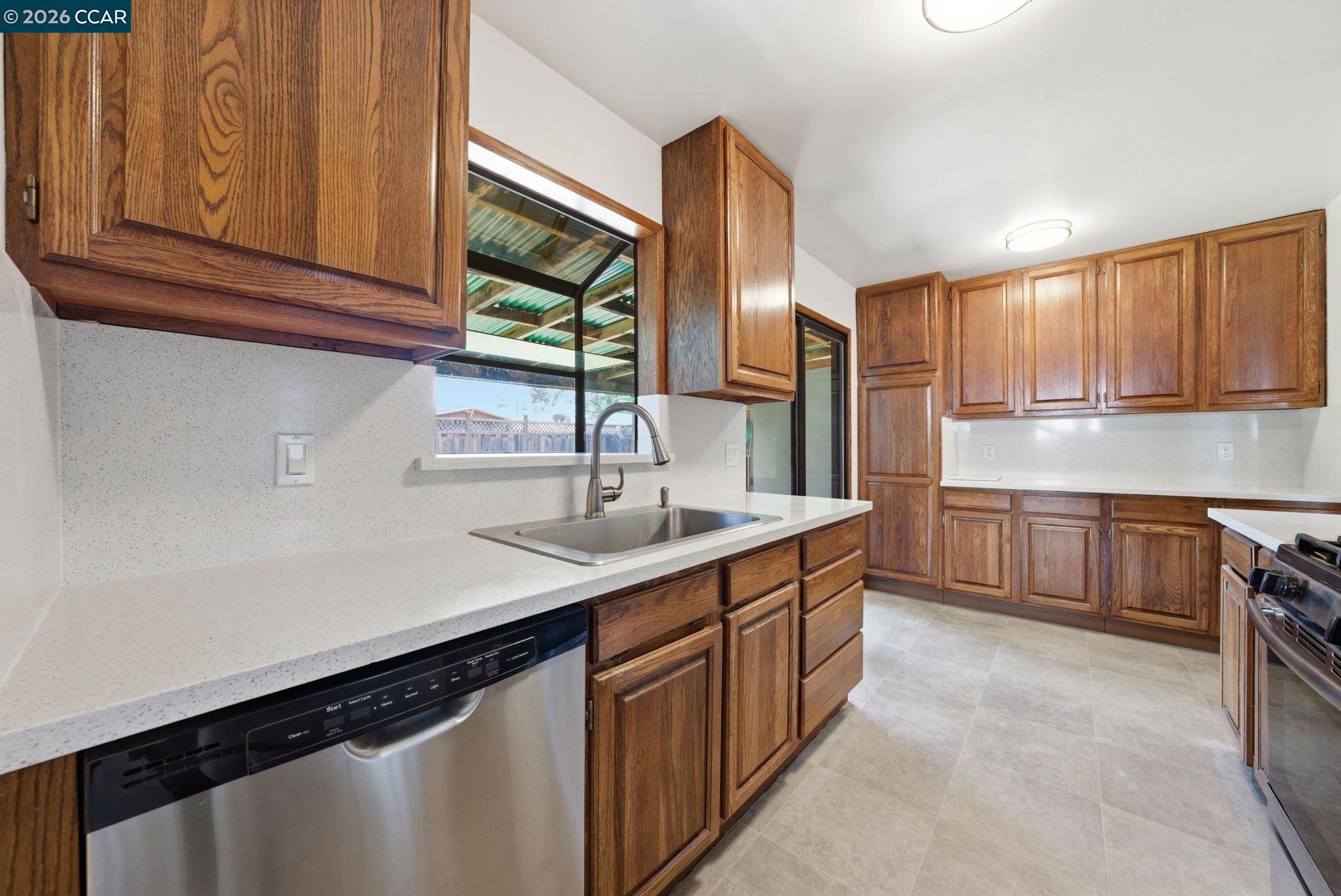 1930 Sunshine Dr