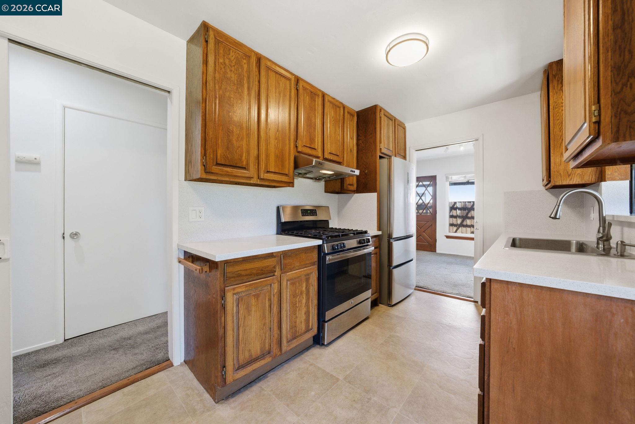 1930 Sunshine Dr