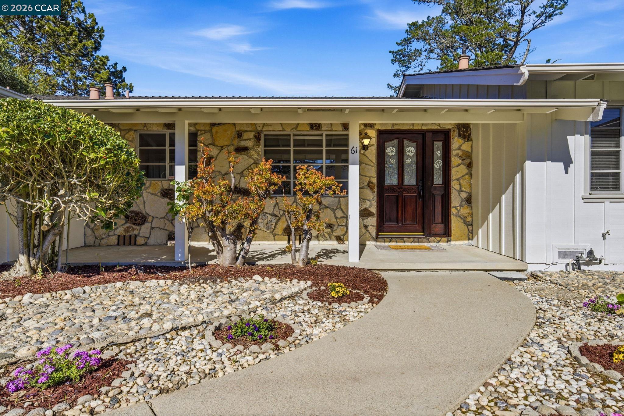 61 Sullivan Dr