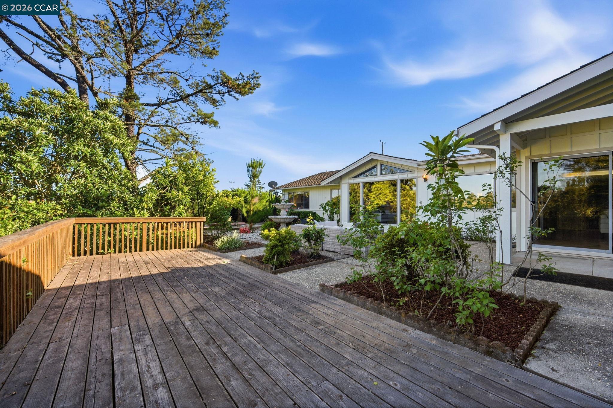 61 Sullivan Dr