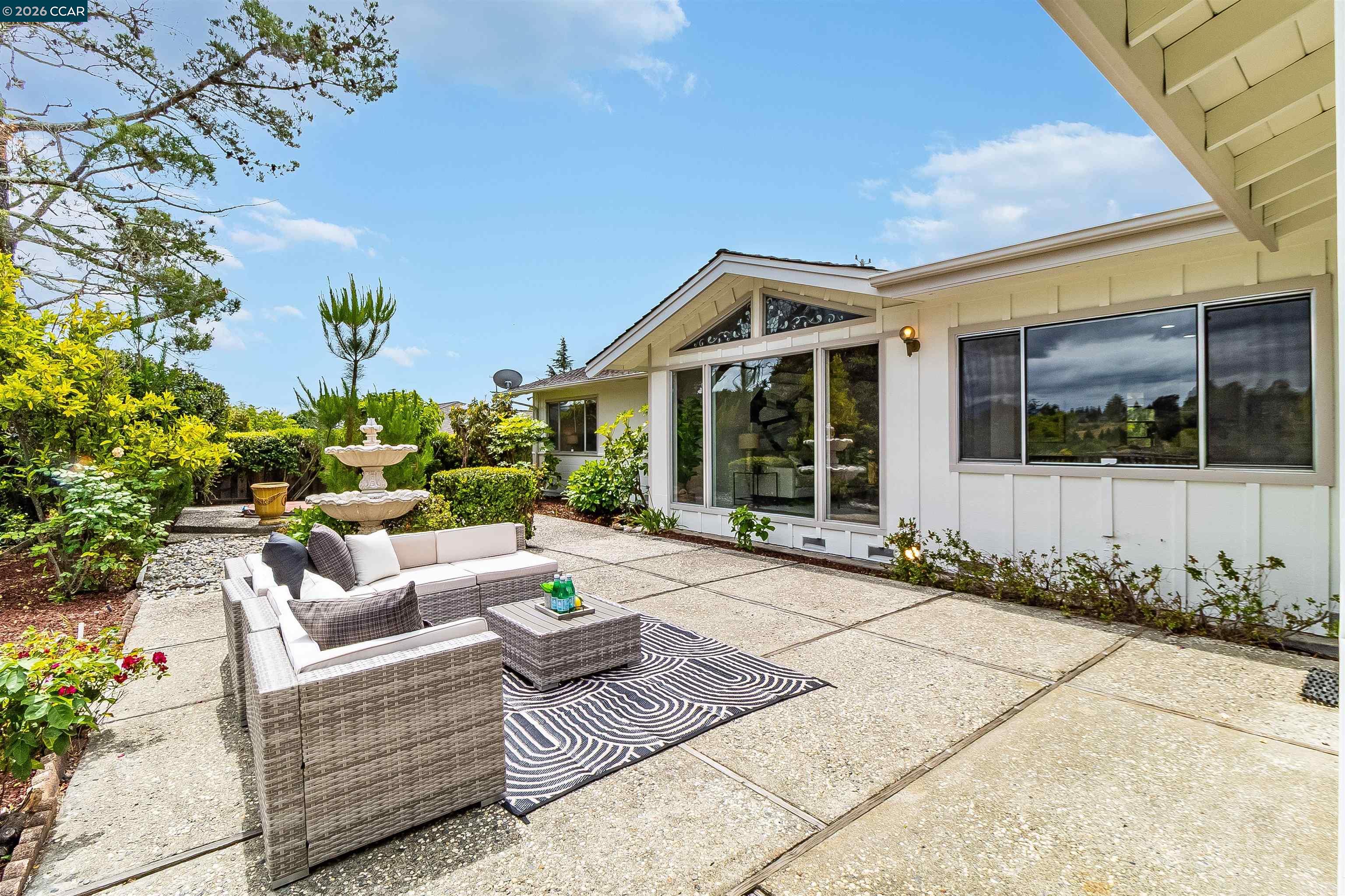 61 Sullivan Dr