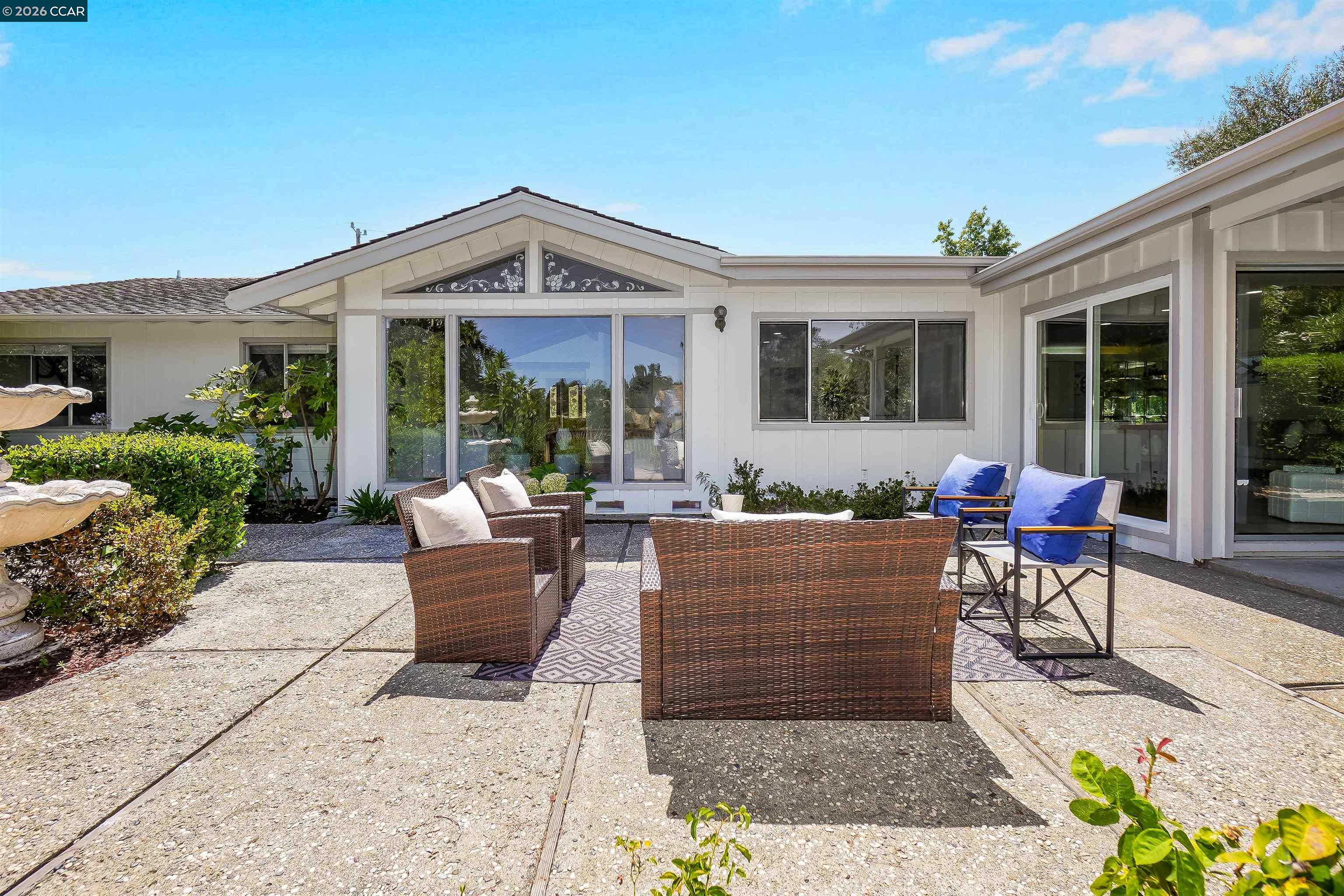 61 Sullivan Dr