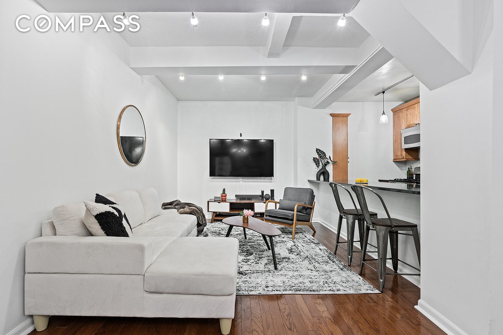 2166 Broadway 5E