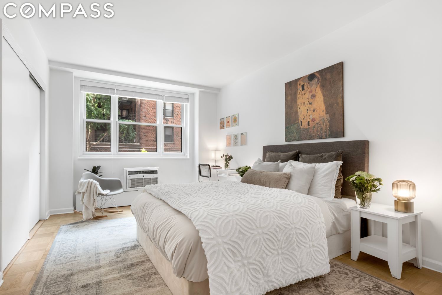 63 E 9th Street M2R