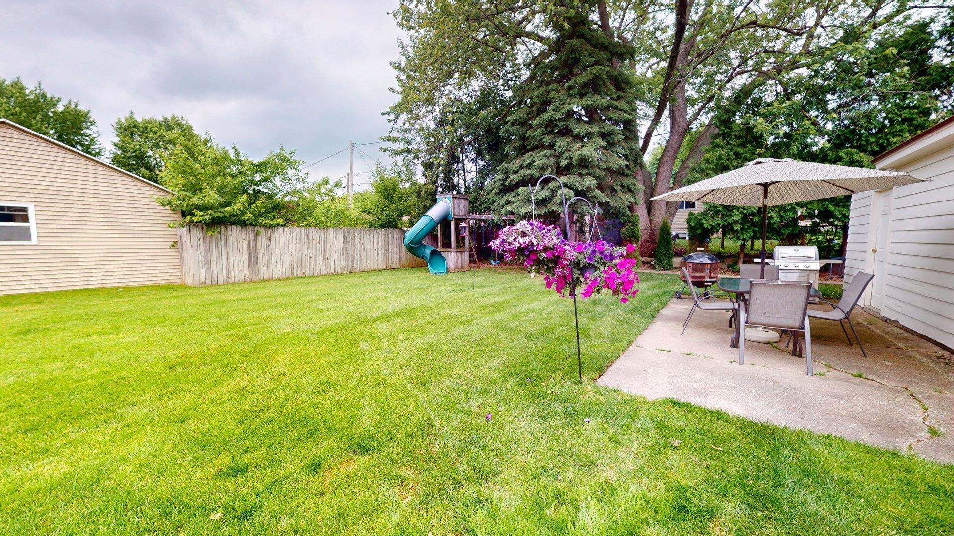10 Covell Avenue NW