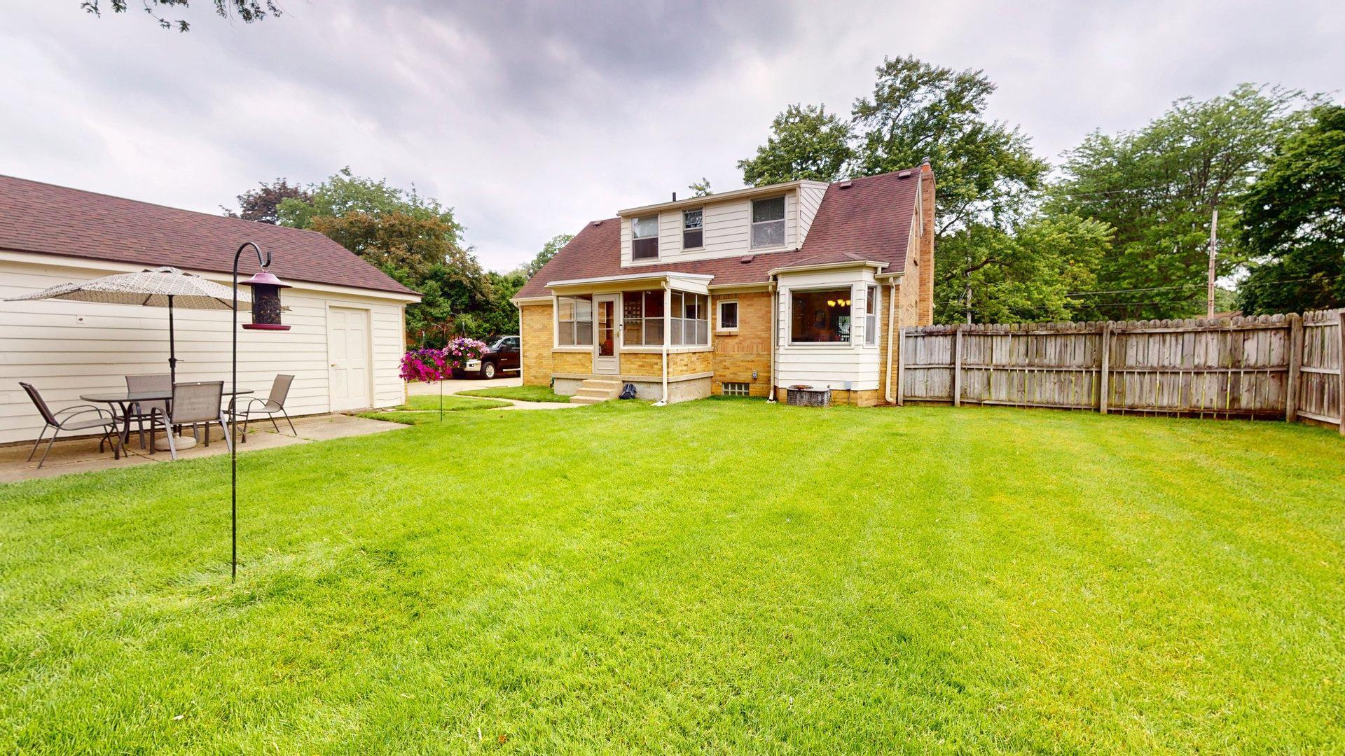10 Covell Avenue NW
