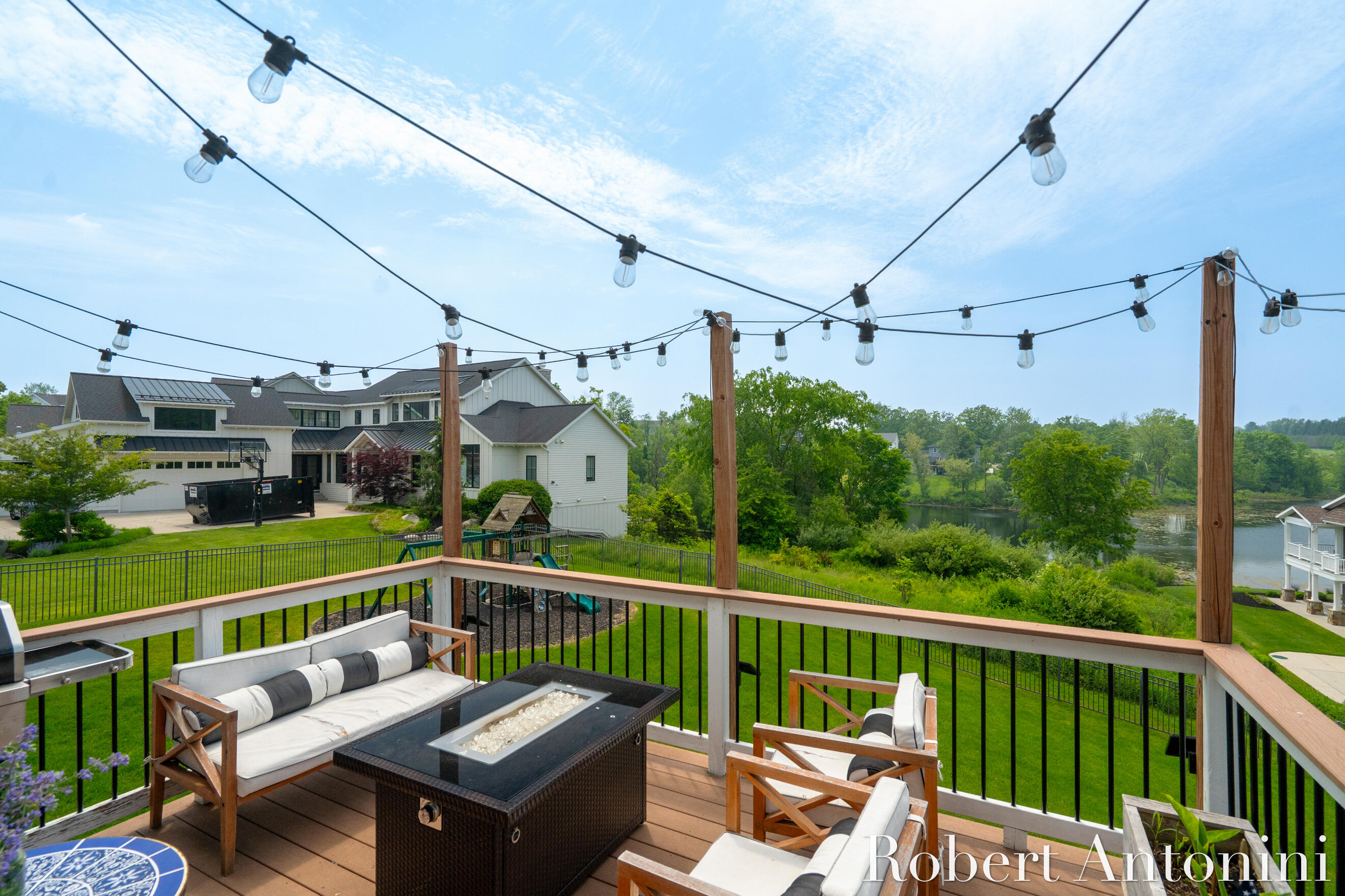 3794 Lake Birch Street NE