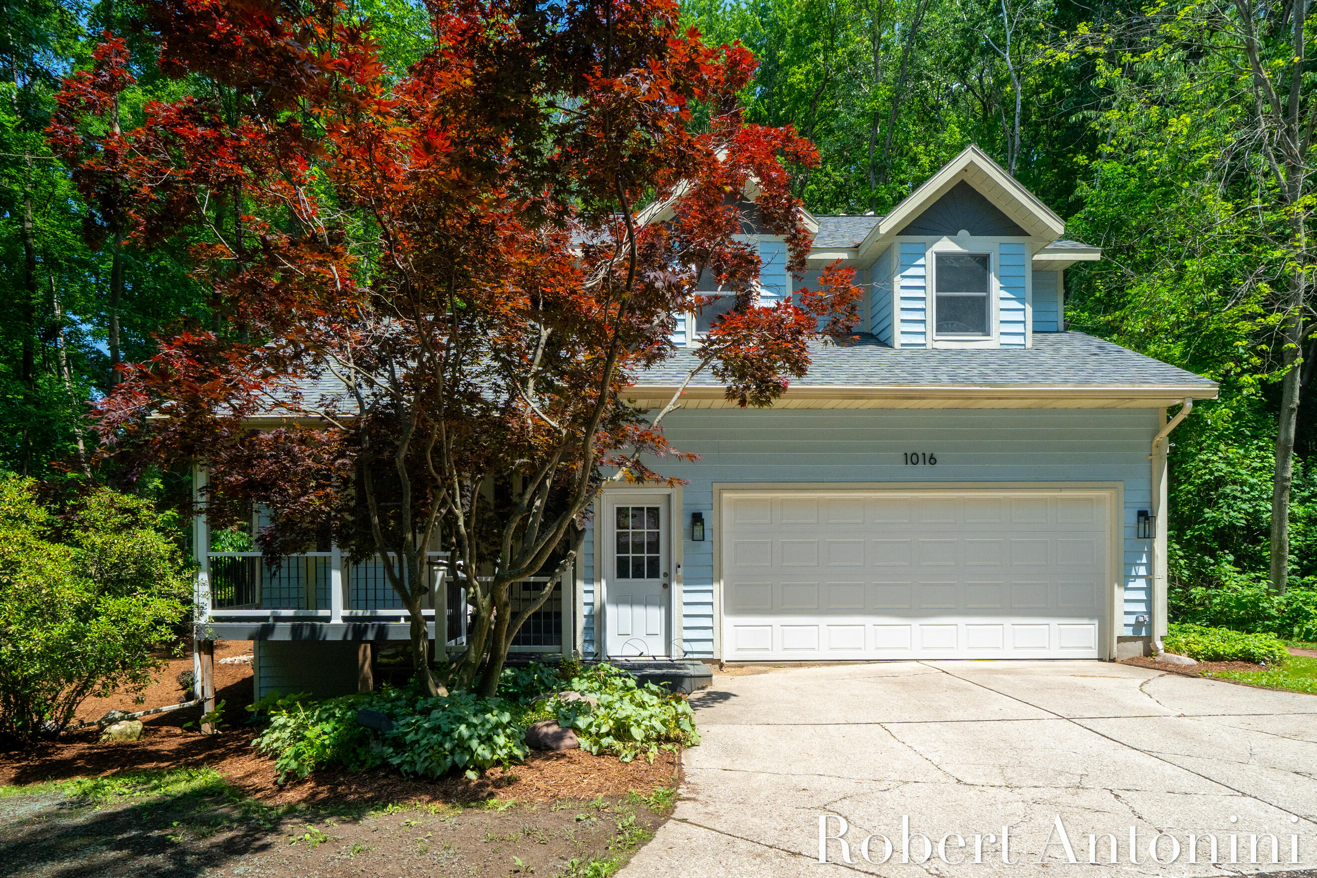 1016 Maple Hill Avenue SE