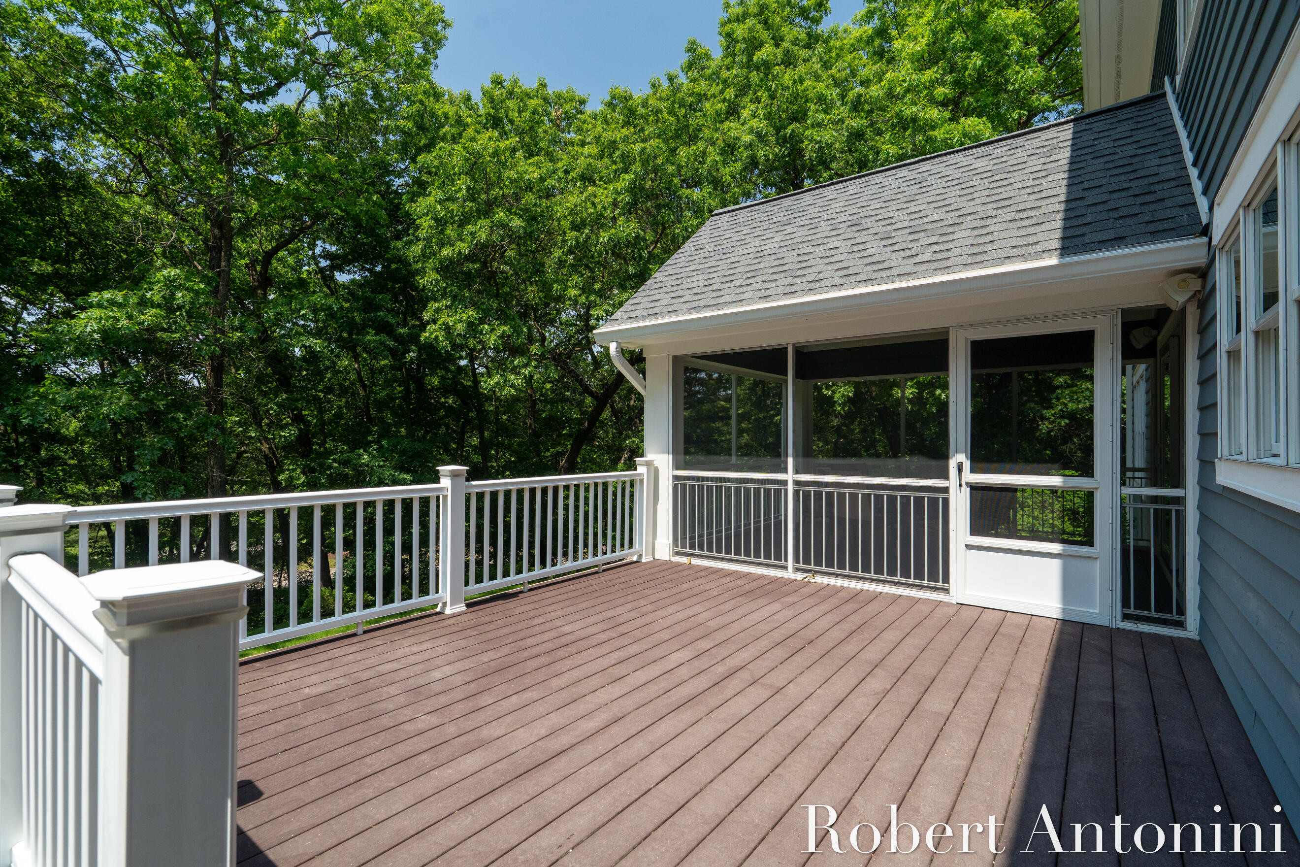 1977 Emerald Glen Court NE