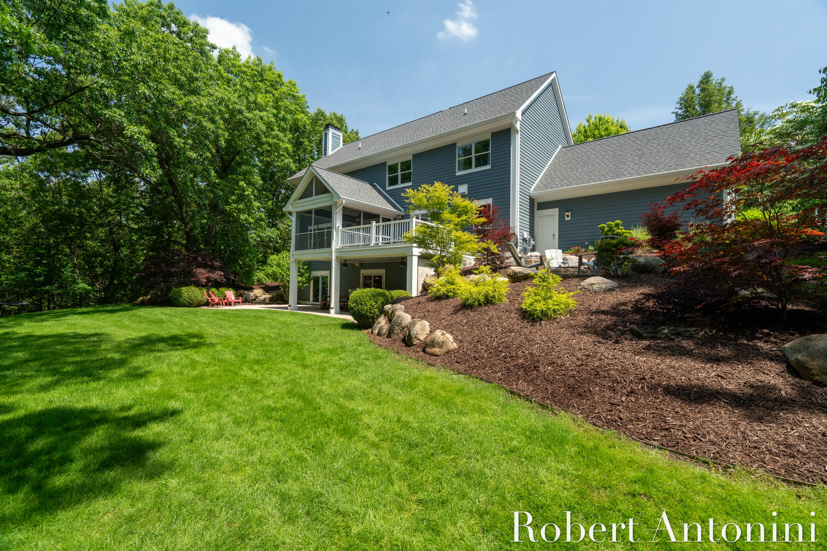 1977 Emerald Glen Court NE