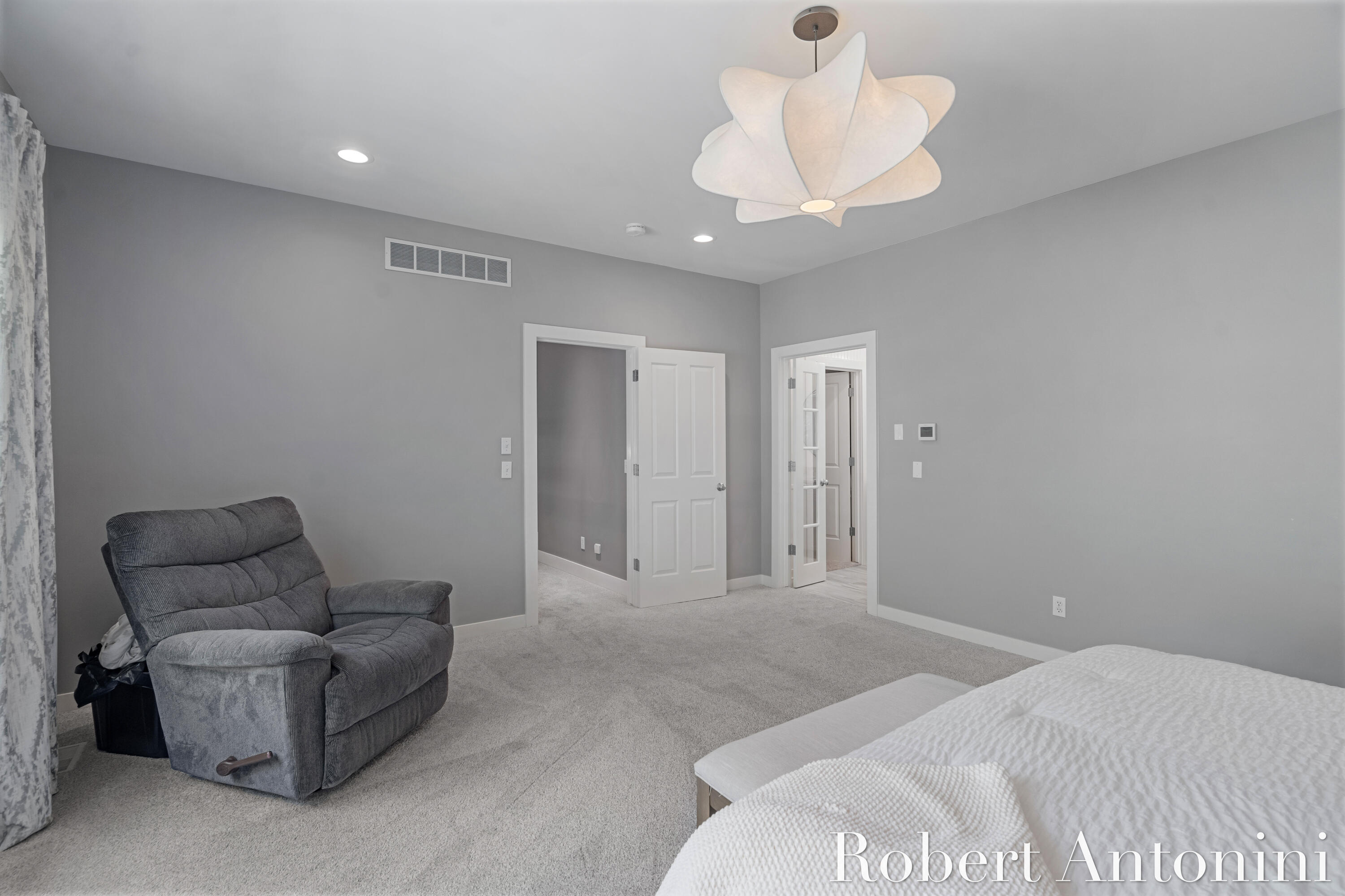 1977 Emerald Glen Court NE