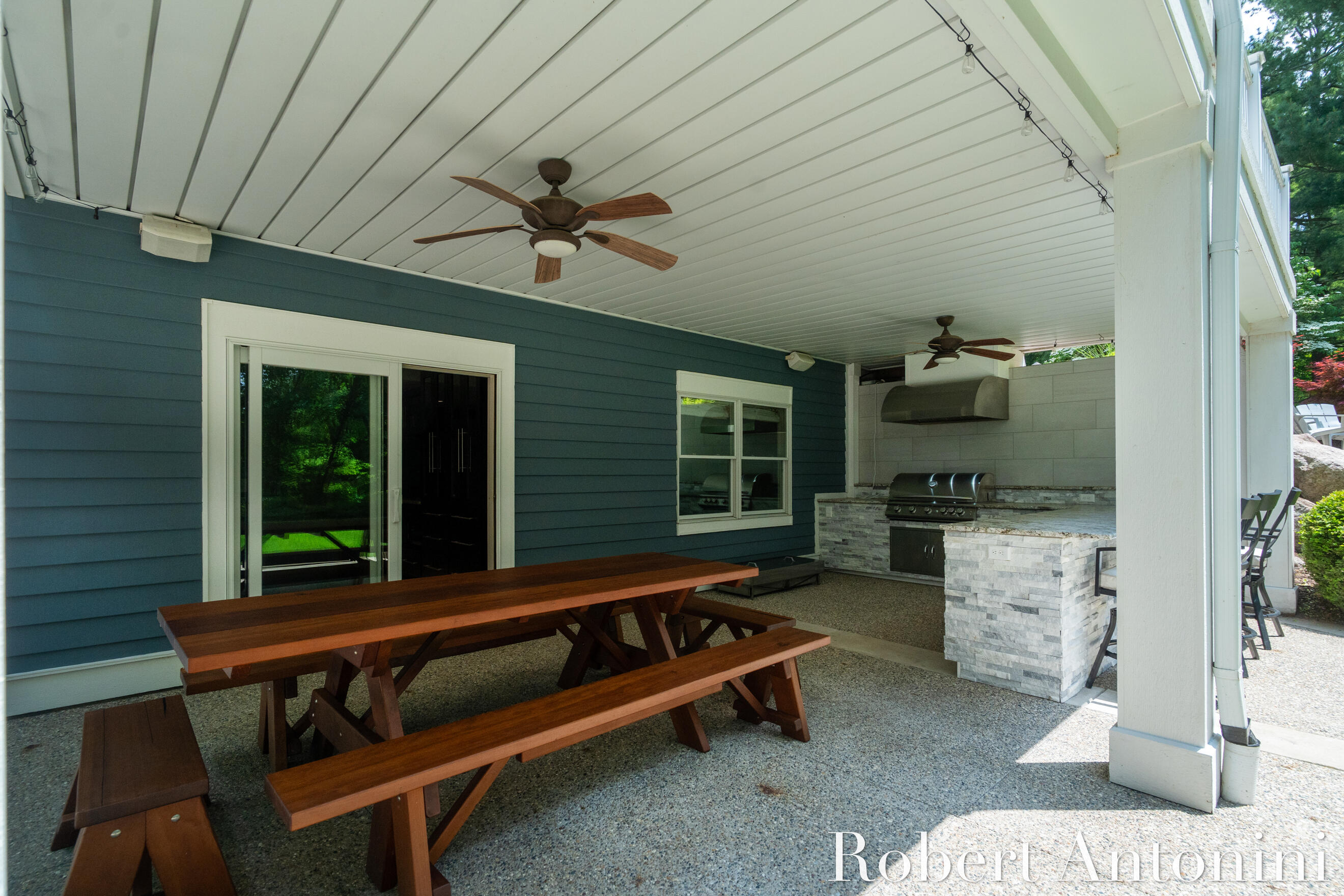 1977 Emerald Glen Court NE