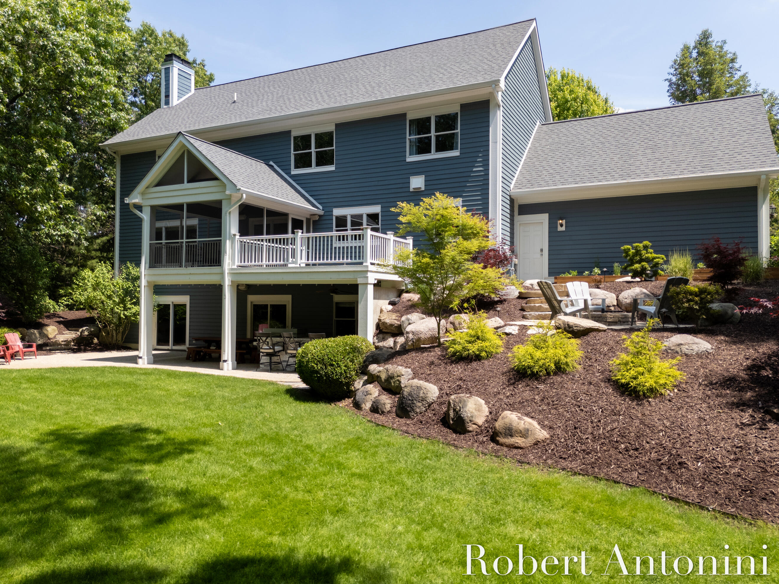 1977 Emerald Glen Court NE