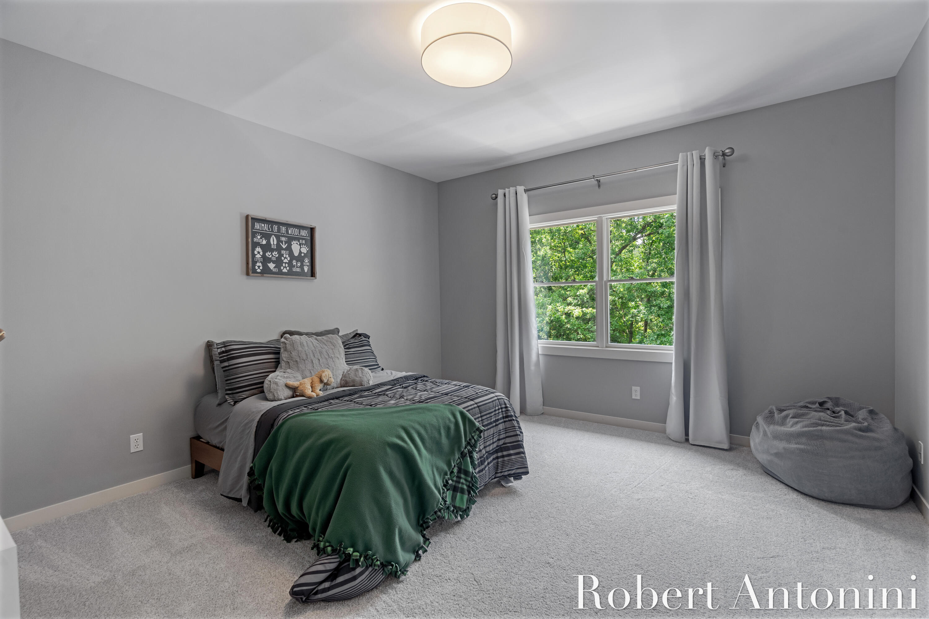 1977 Emerald Glen Court NE