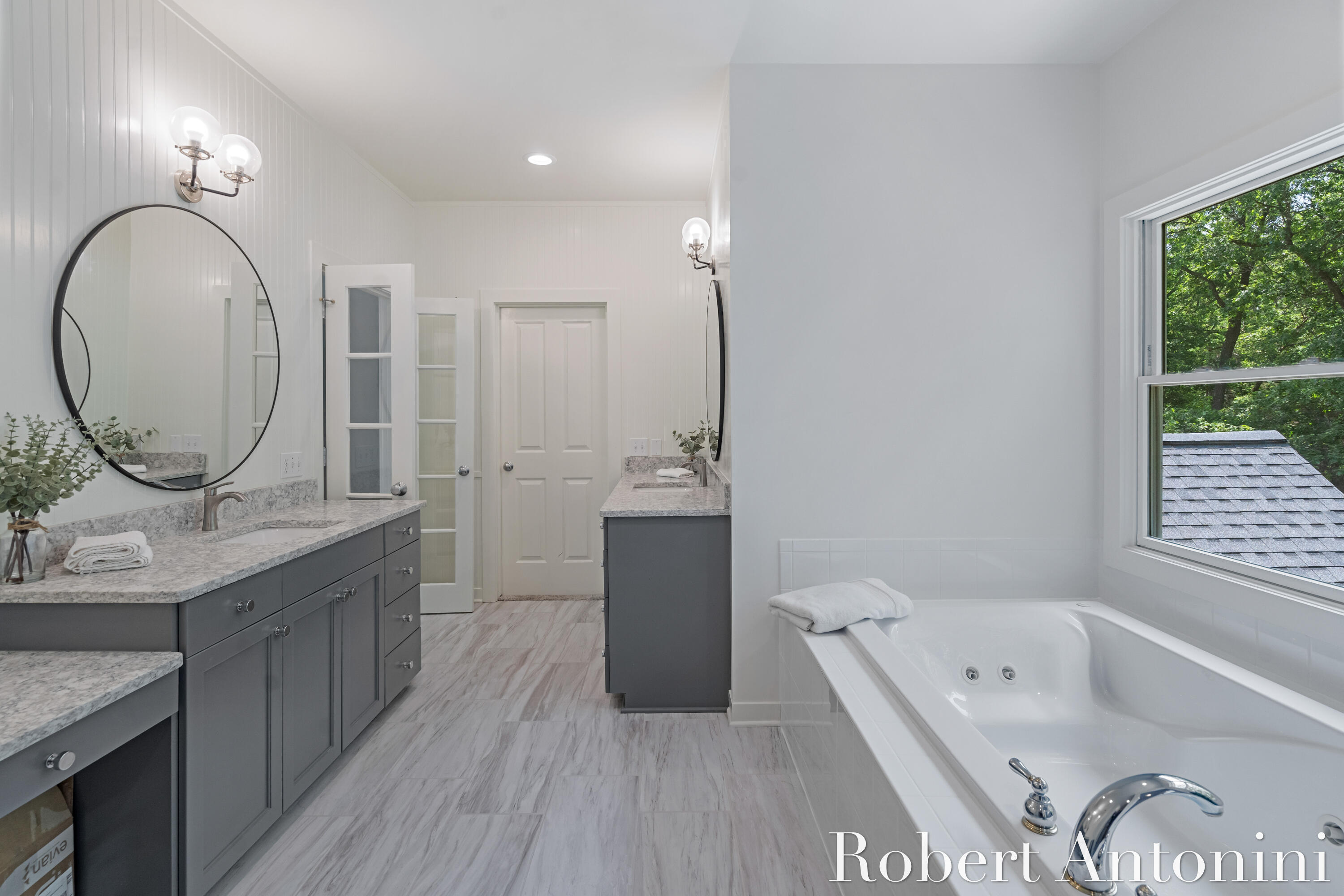 1977 Emerald Glen Court NE