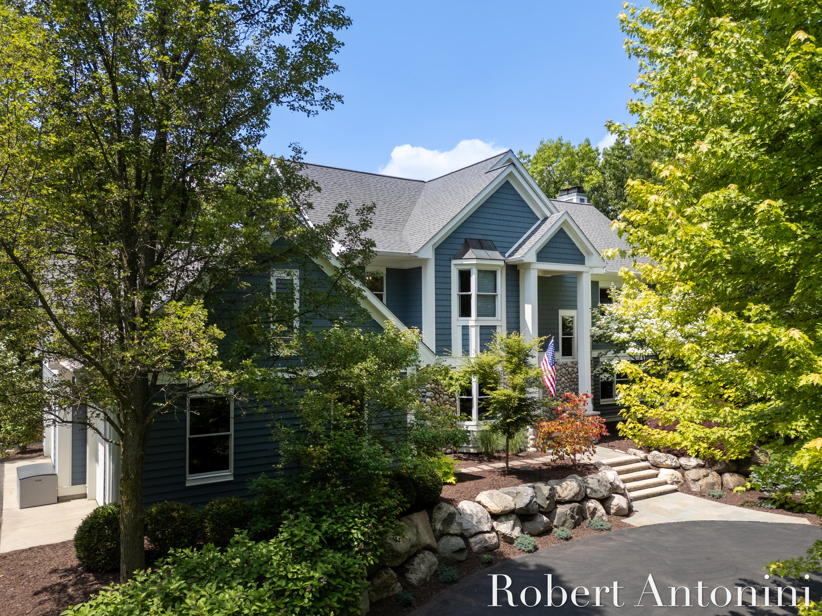 1977 Emerald Glen Court NE