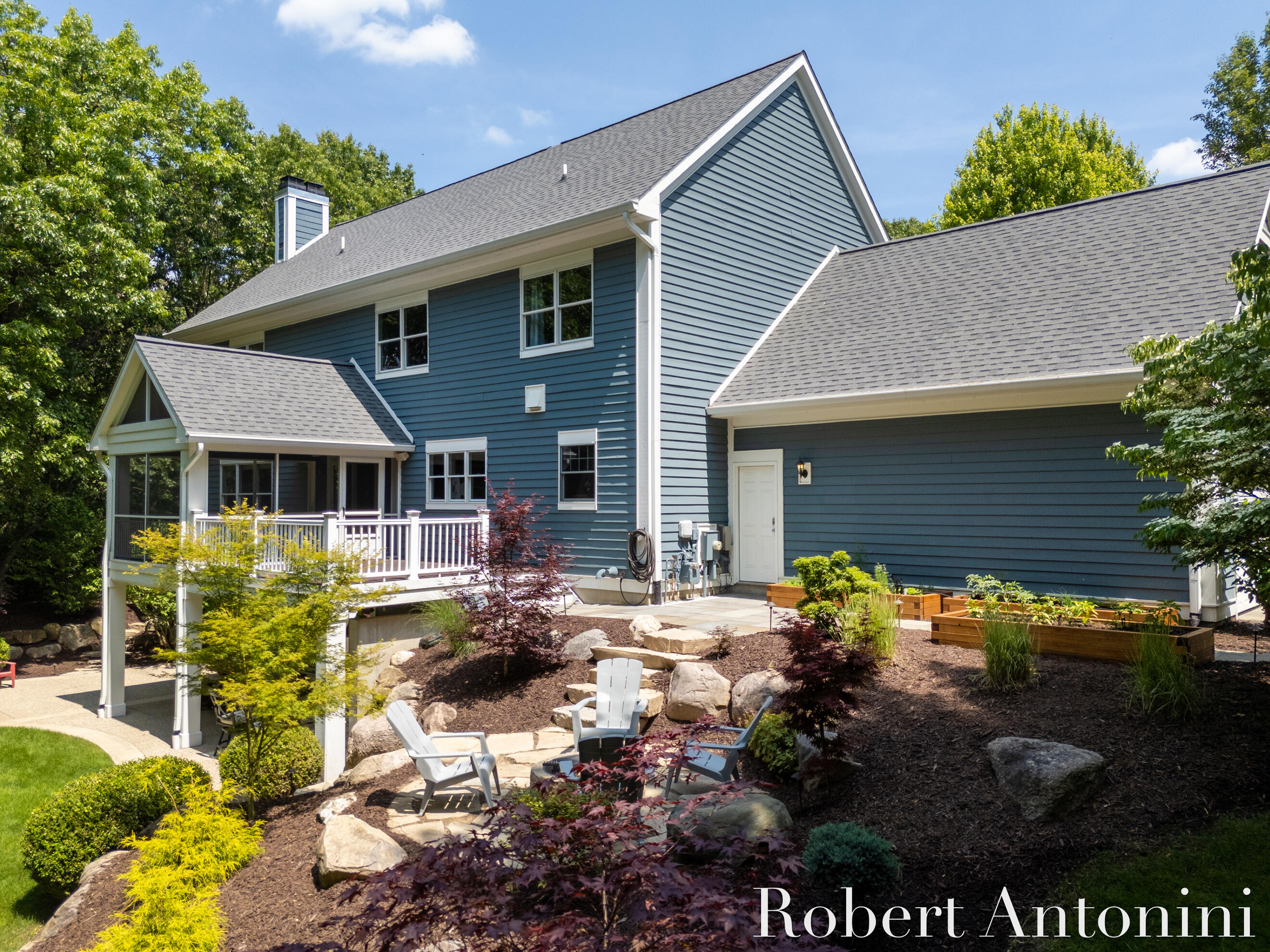 1977 Emerald Glen Court NE