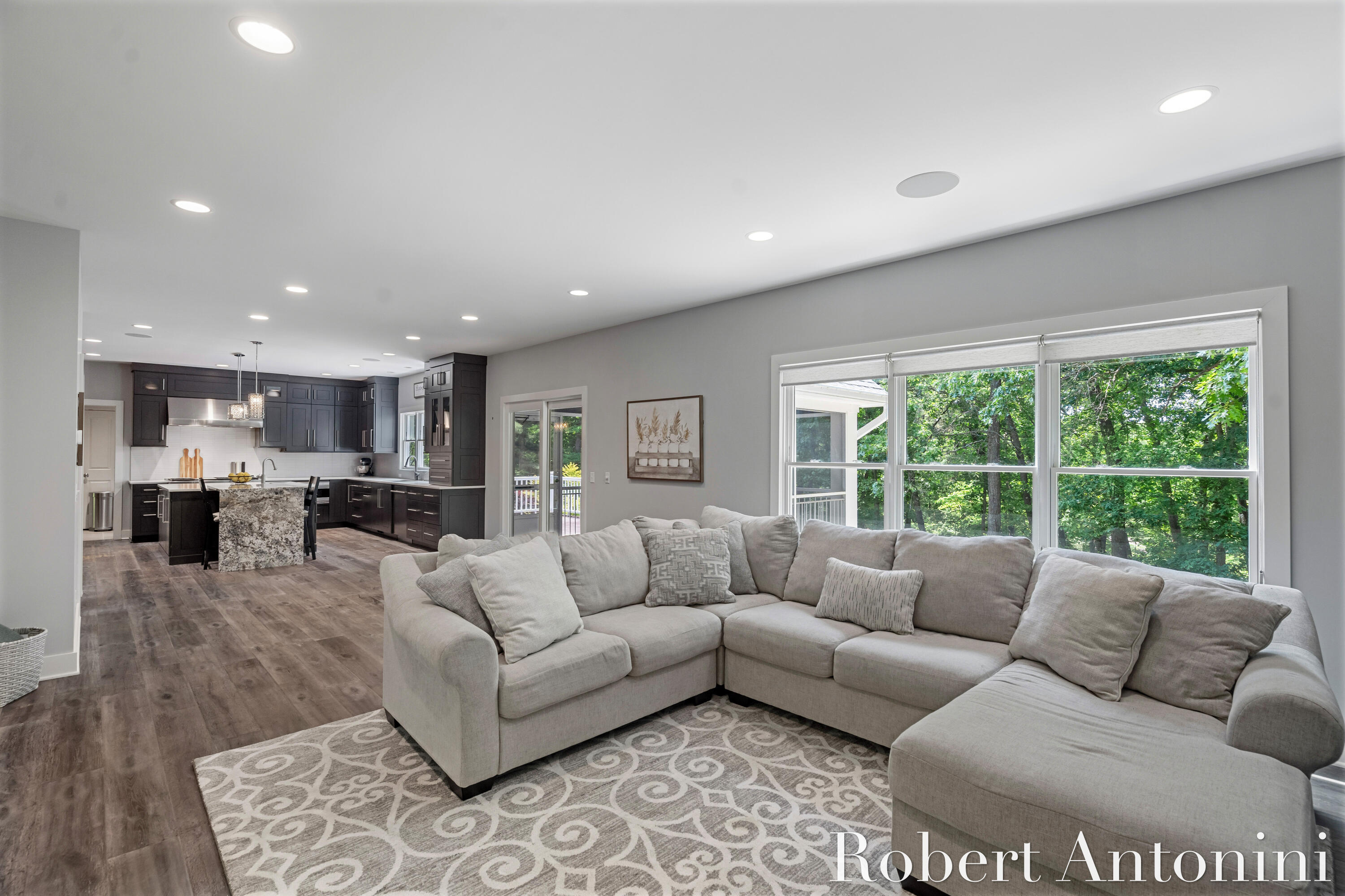 1977 Emerald Glen Court NE