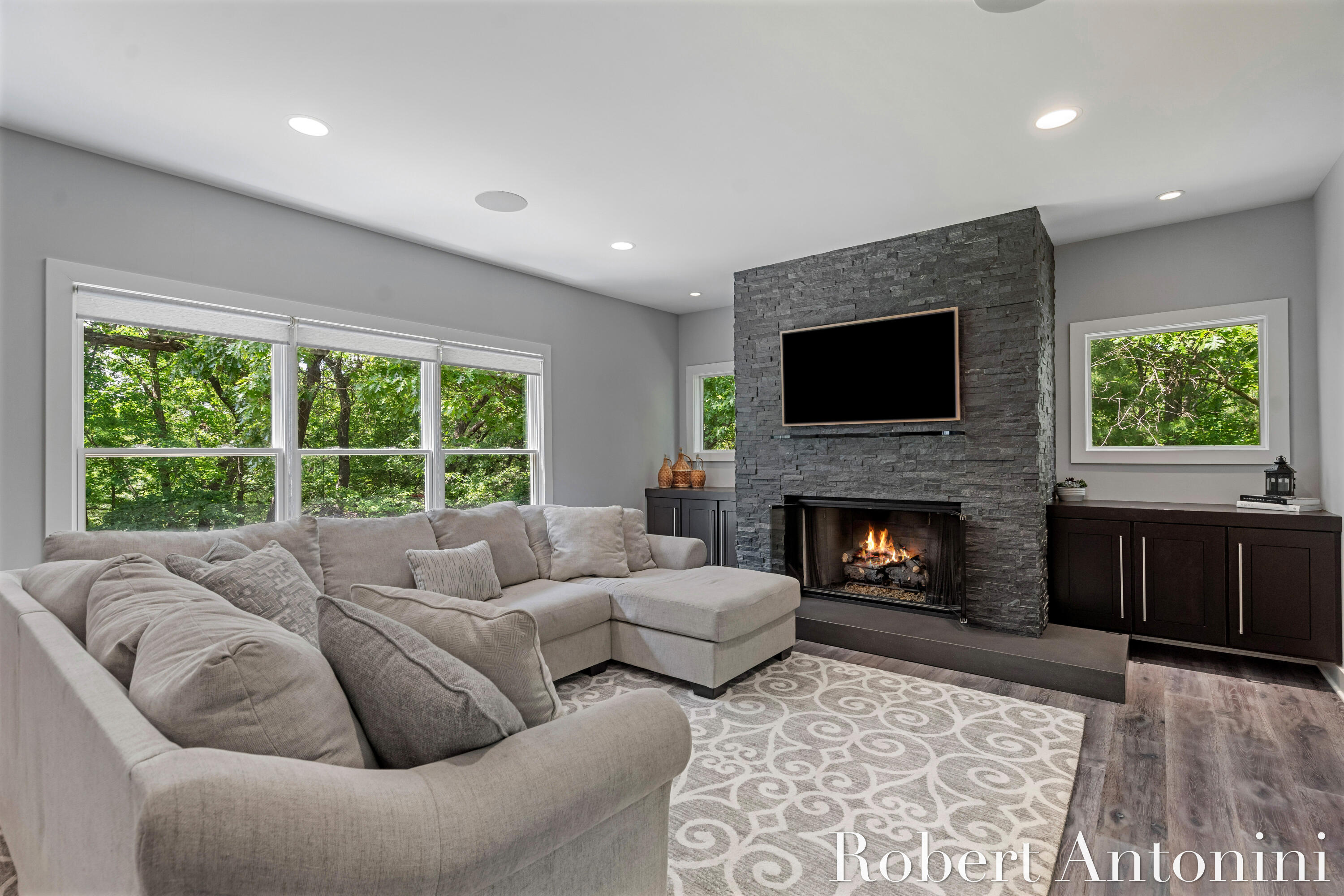 1977 Emerald Glen Court NE