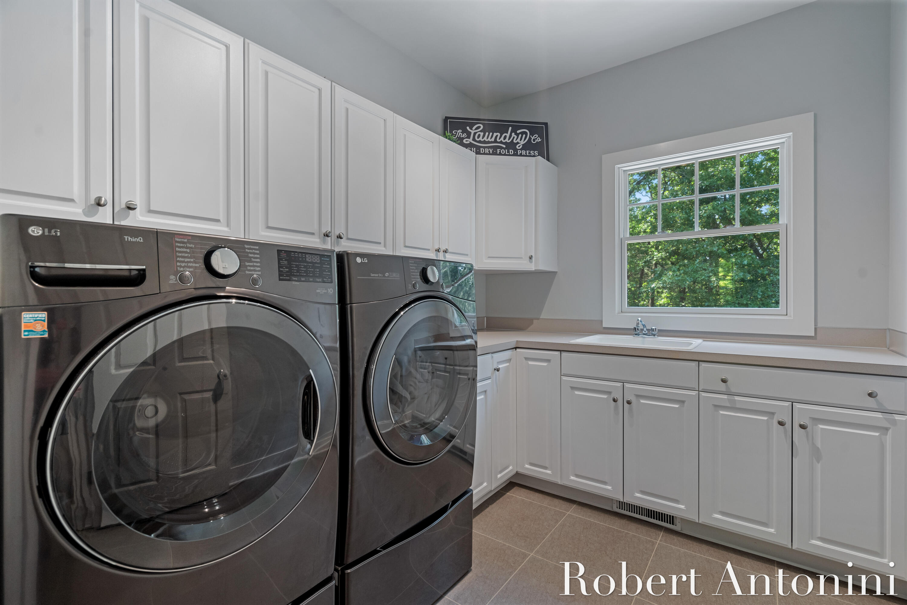 1977 Emerald Glen Court NE