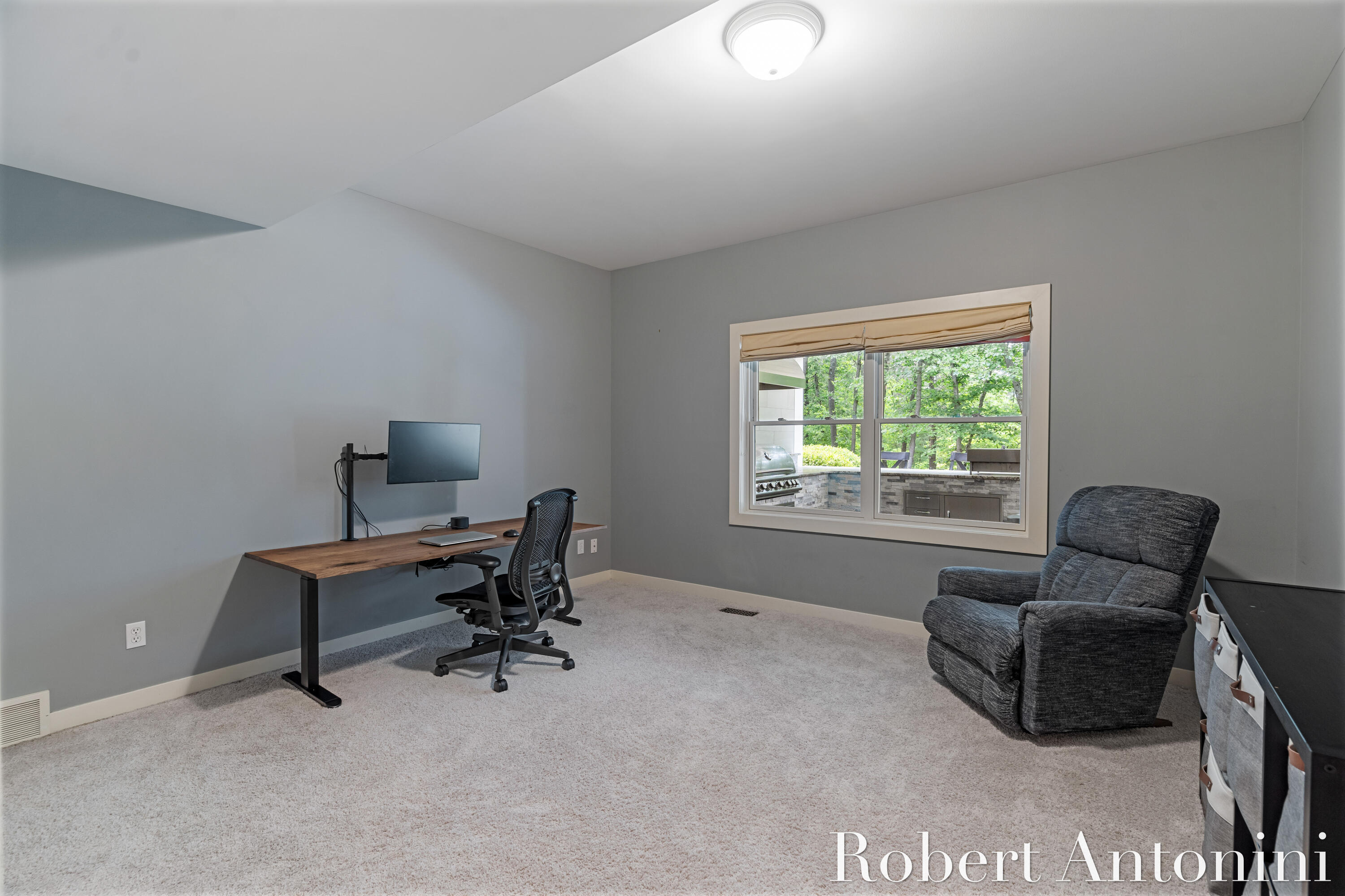 1977 Emerald Glen Court NE