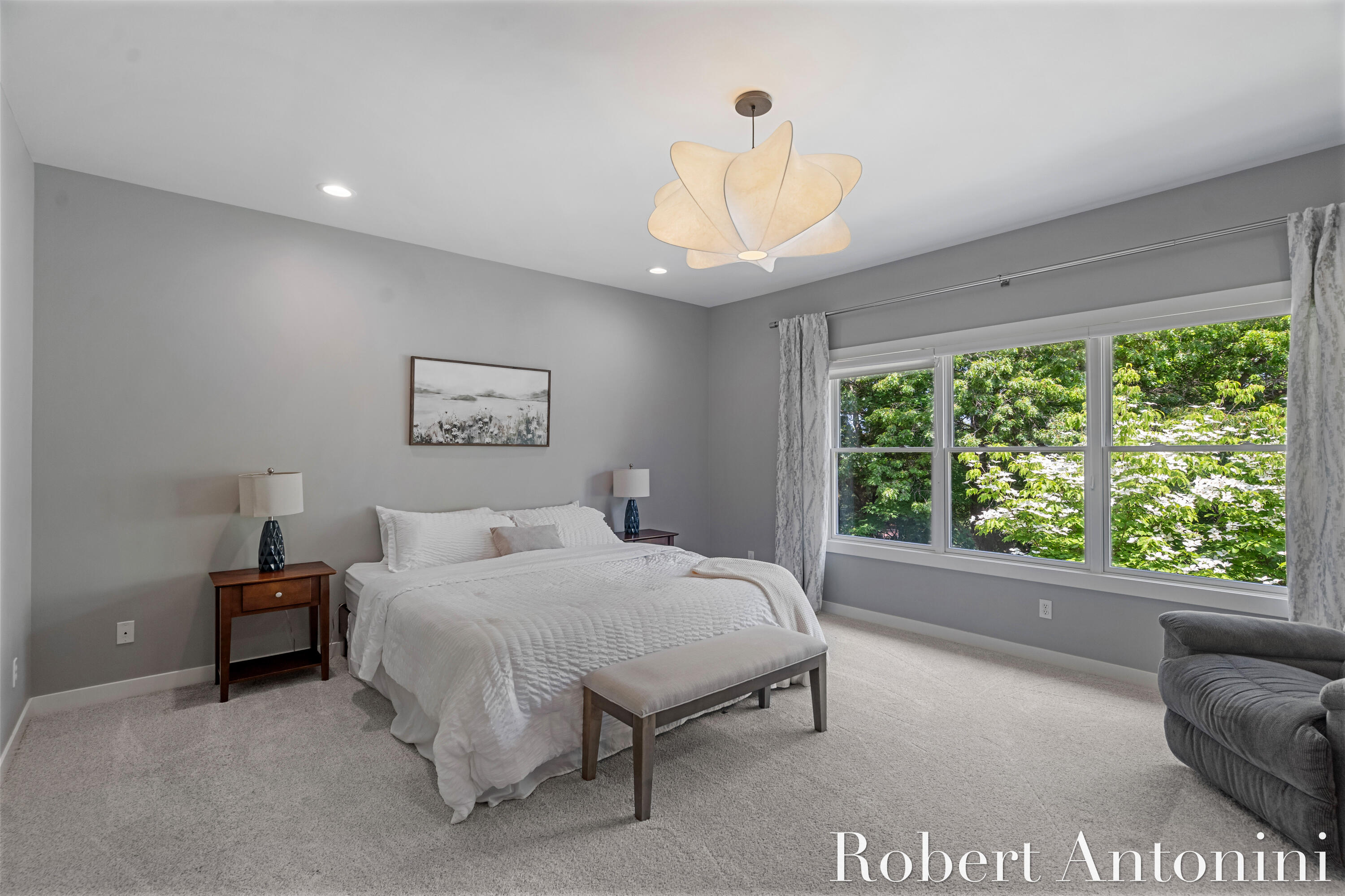 1977 Emerald Glen Court NE