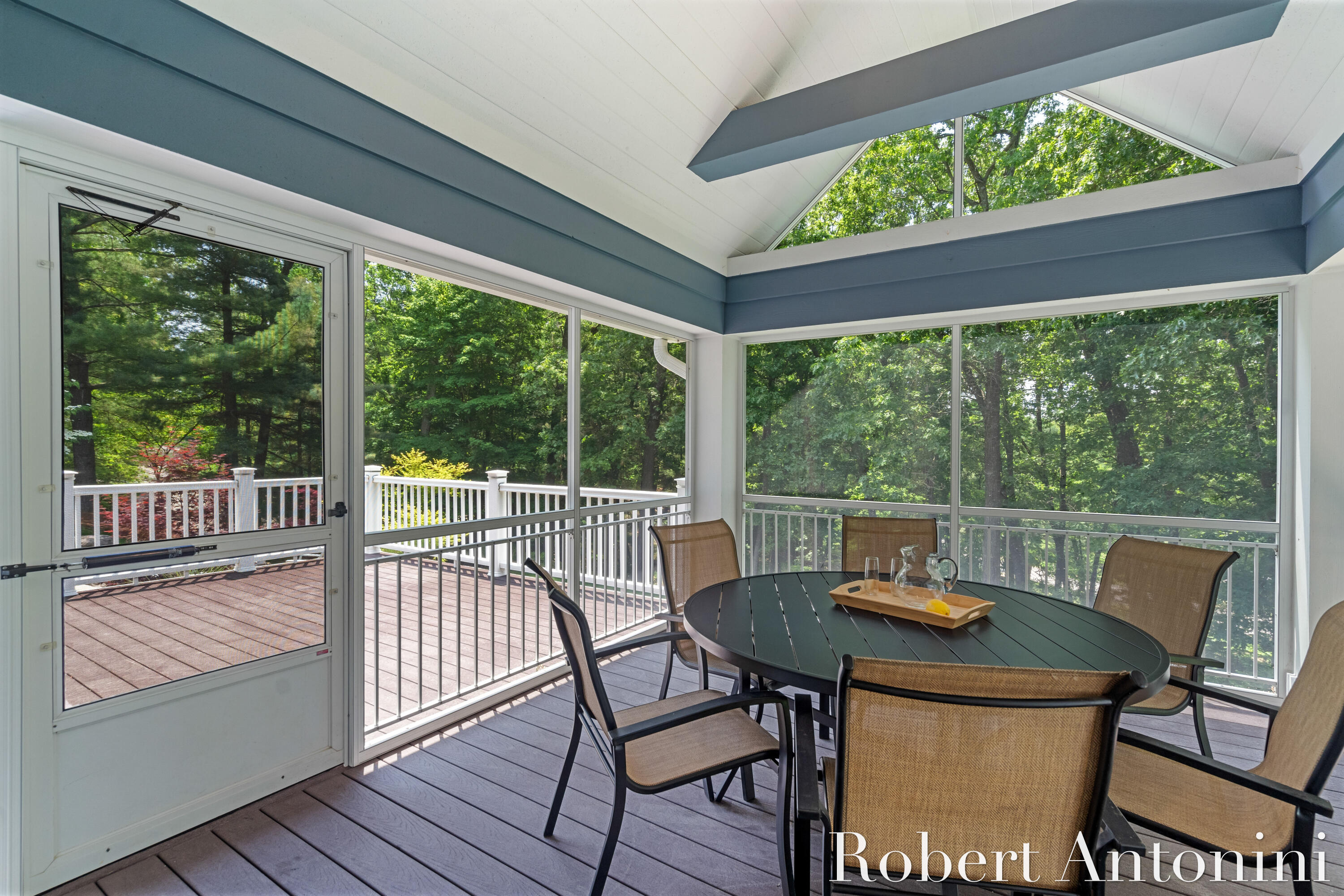 1977 Emerald Glen Court NE