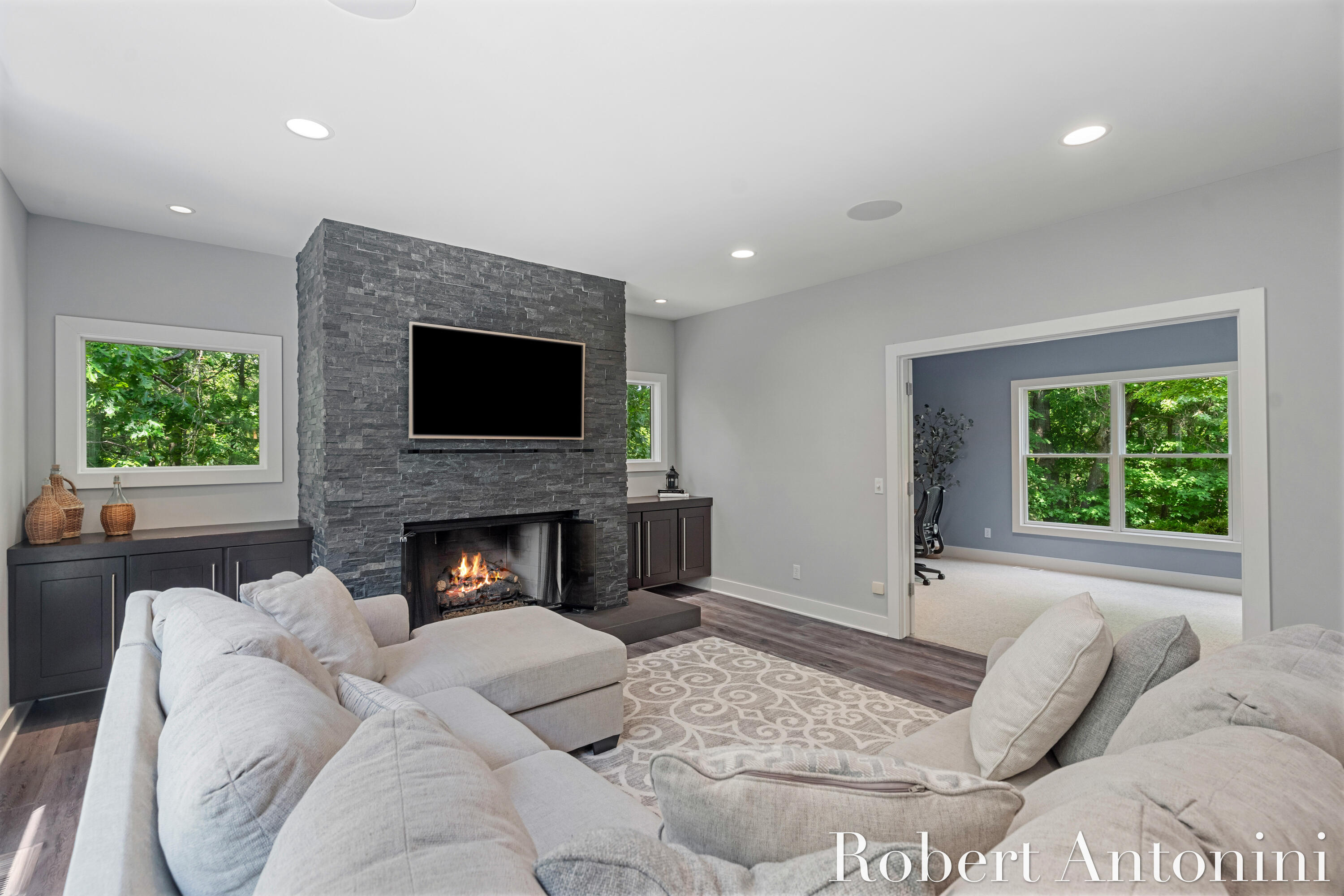 1977 Emerald Glen Court NE