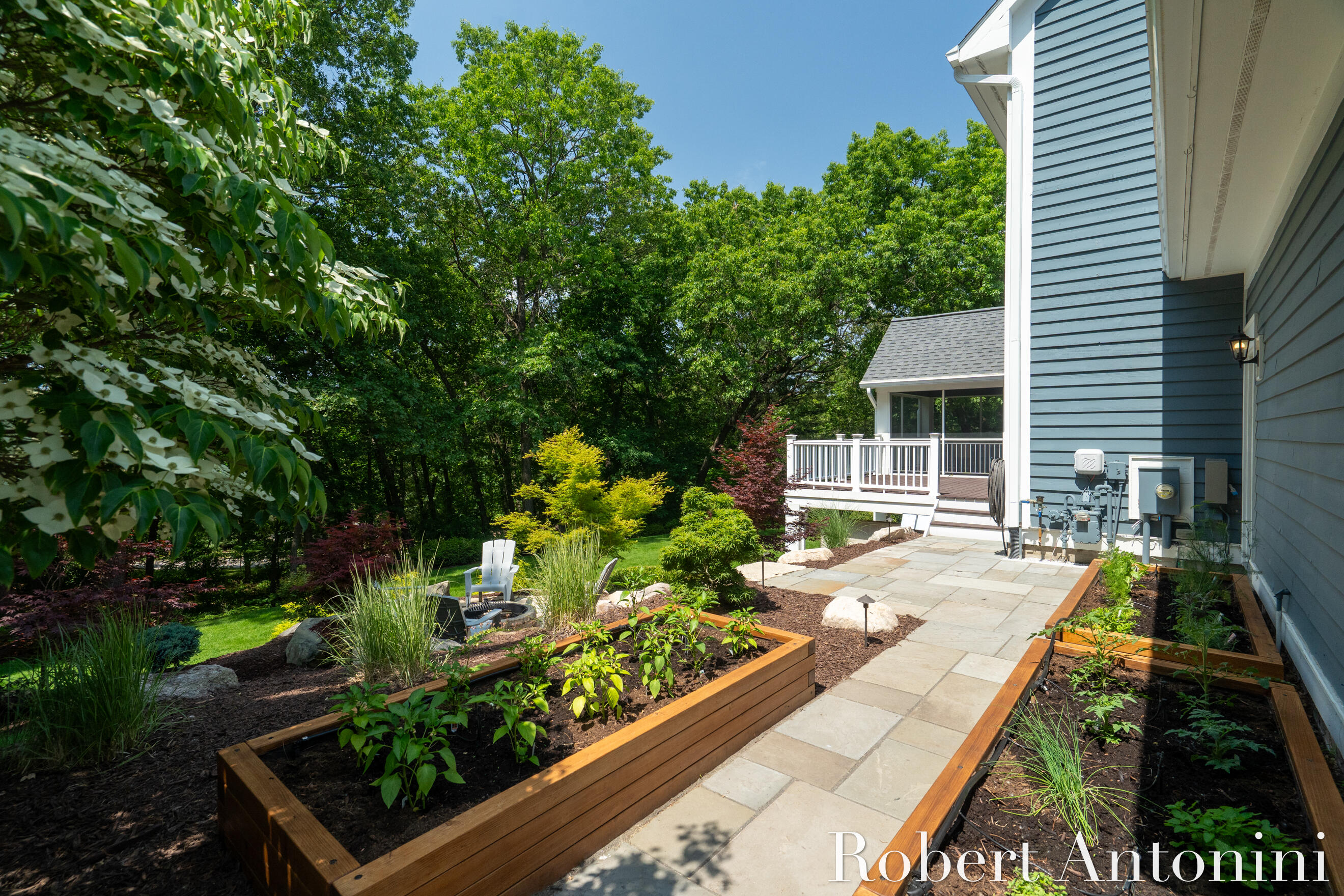 1977 Emerald Glen Court NE