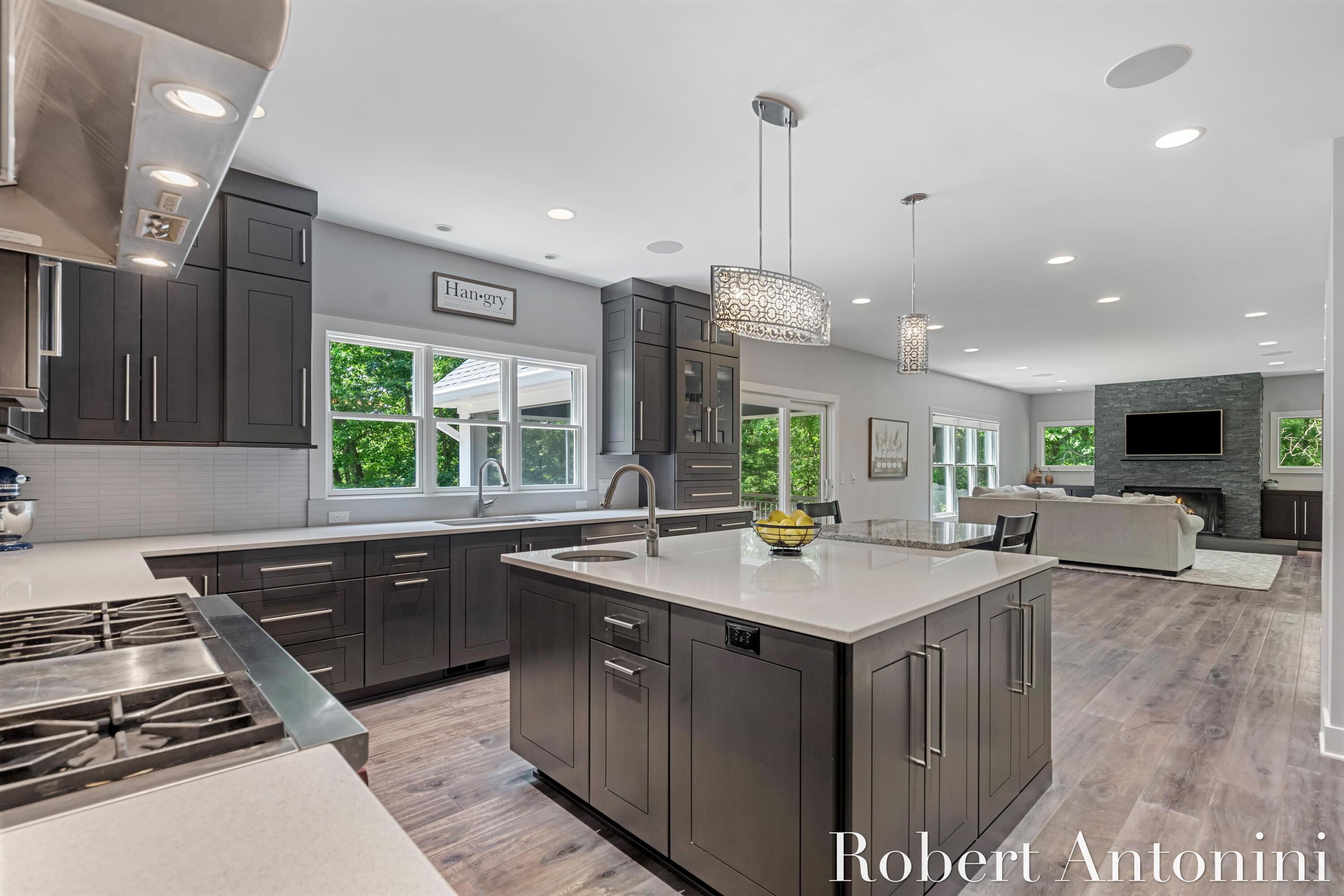 1977 Emerald Glen Court NE