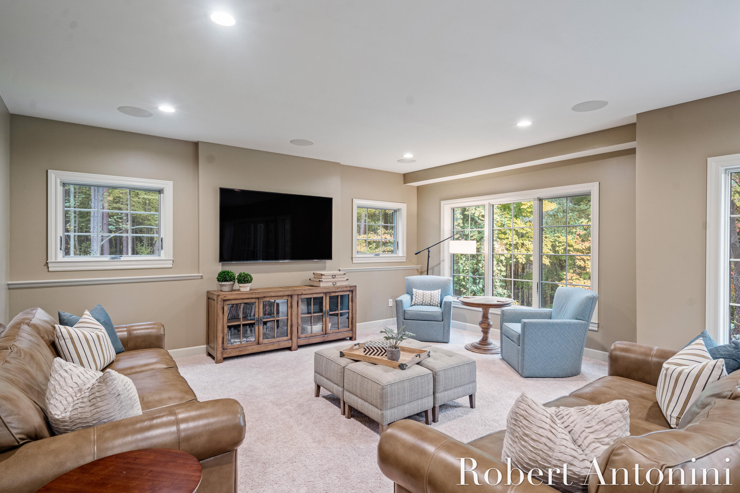 4777 Windcliff Drive NE, Rockford