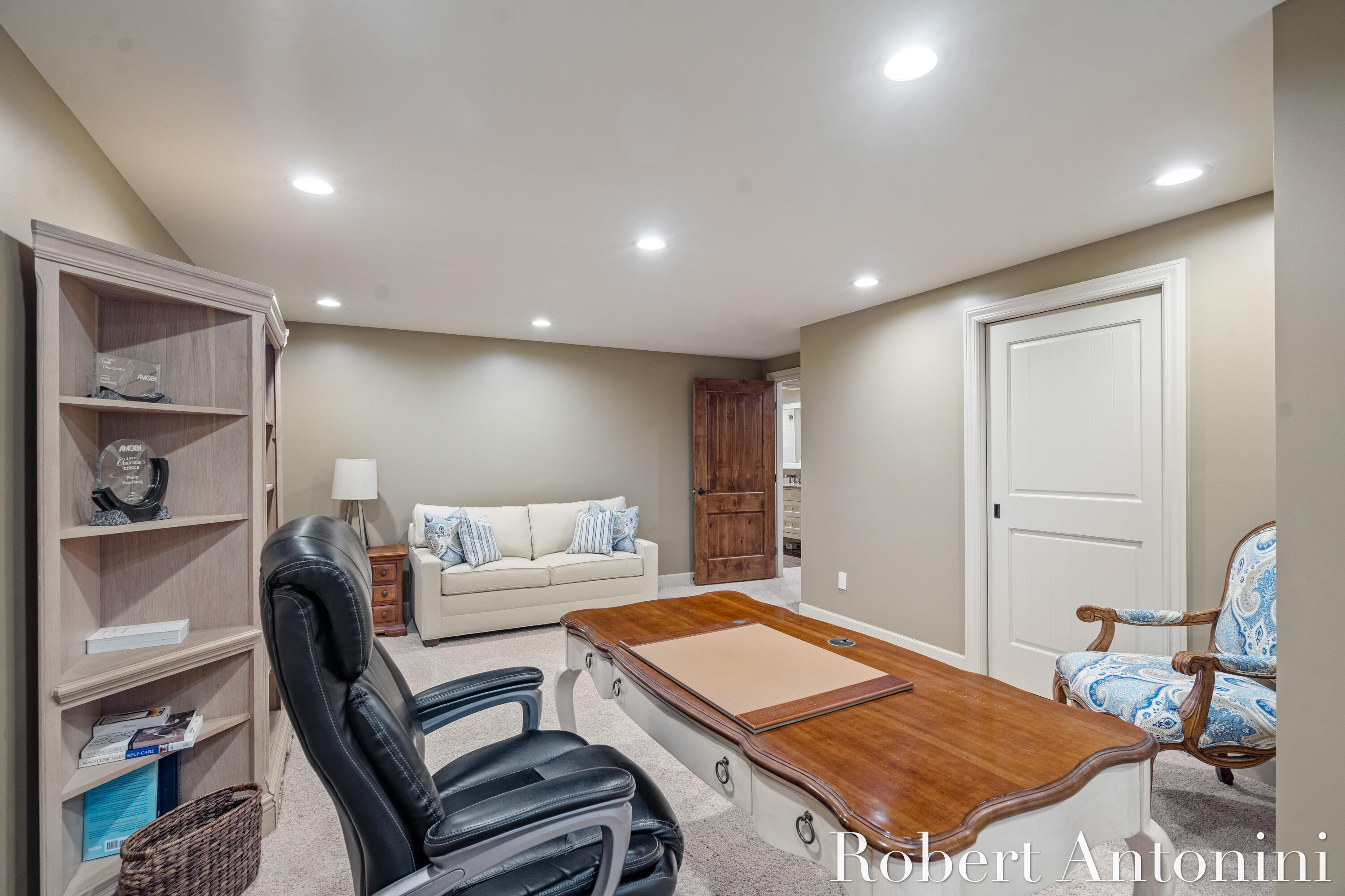 4777 Windcliff Drive NE, Rockford