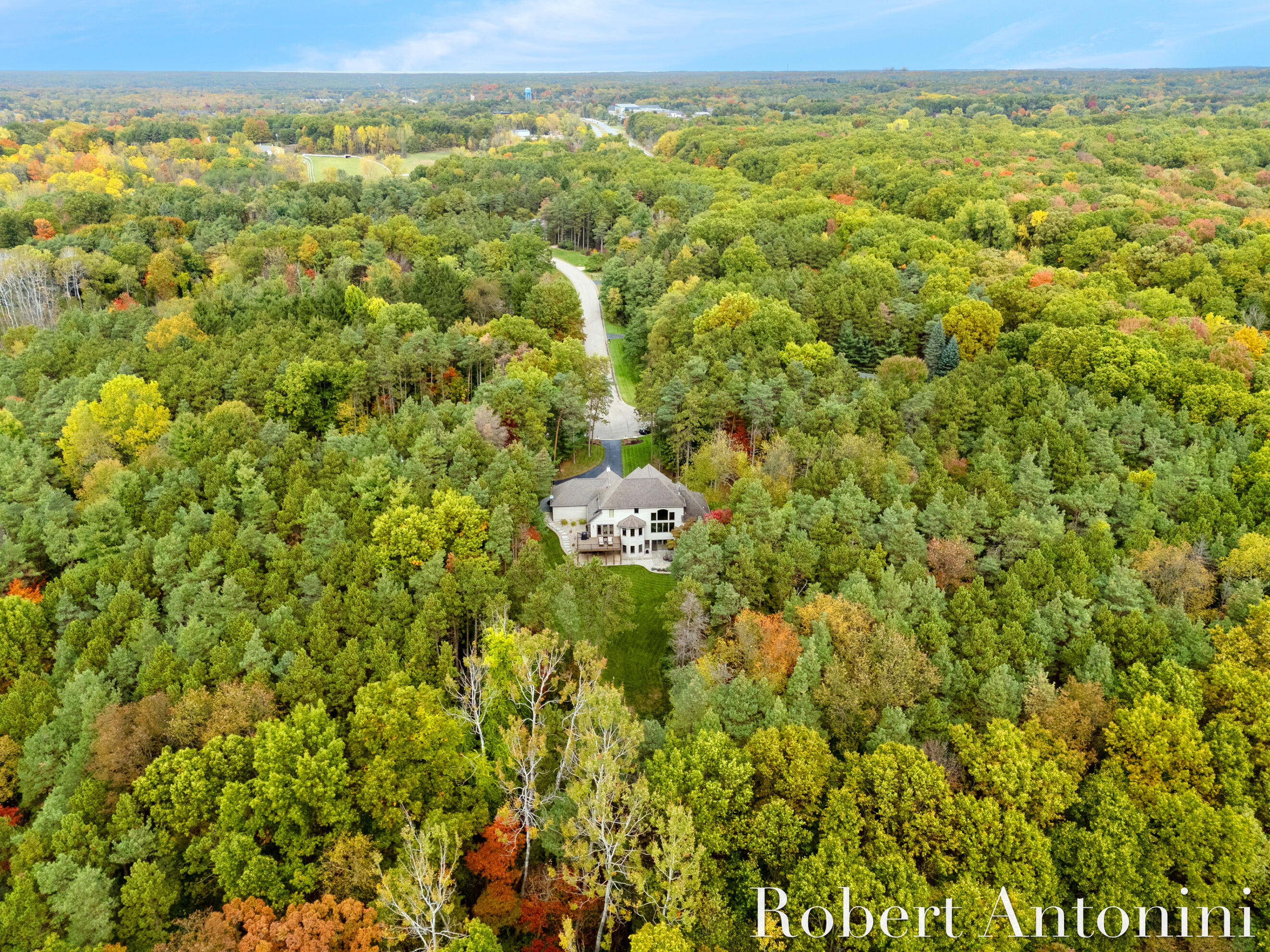 4777 Windcliff Drive NE, Rockford