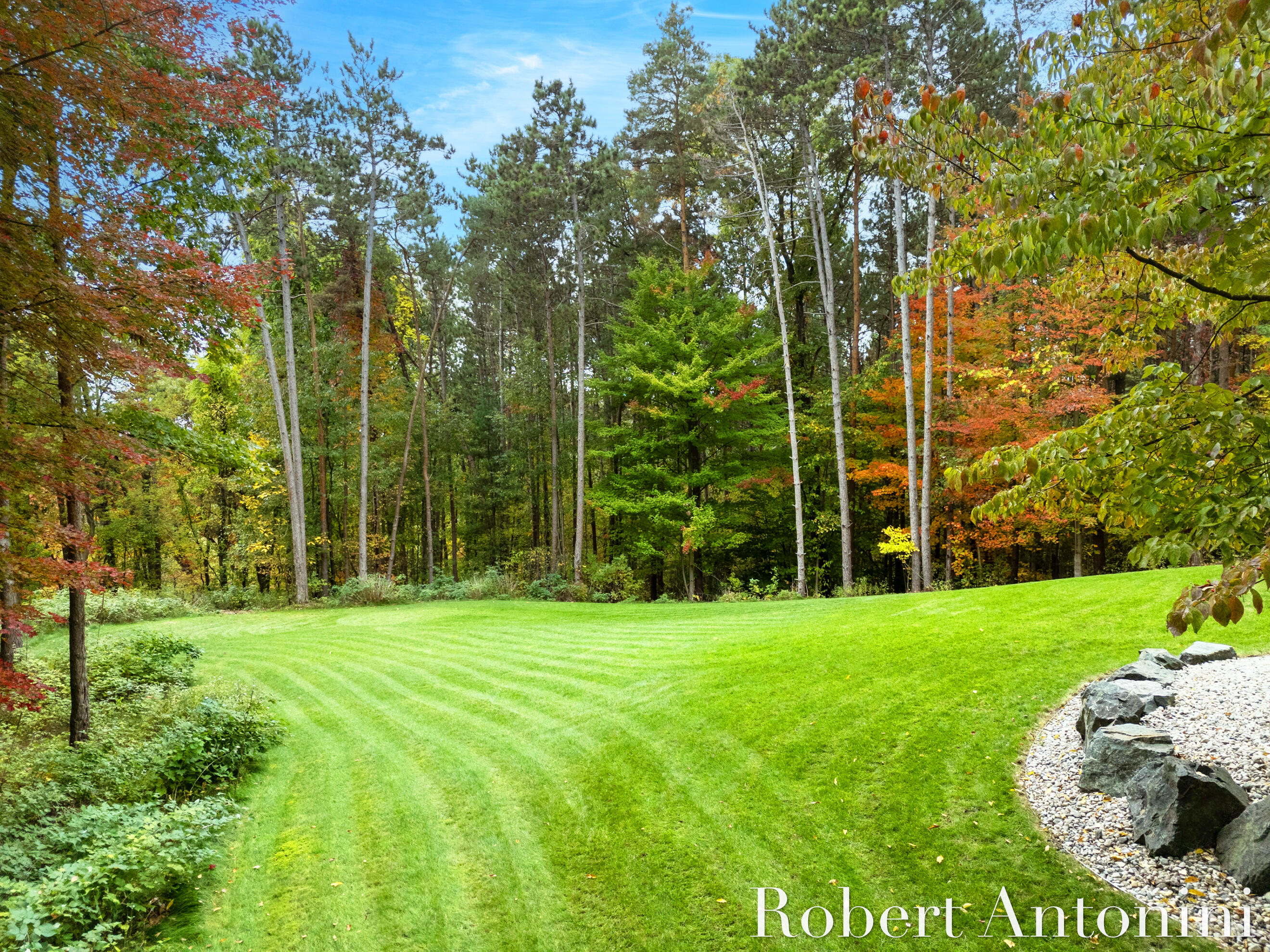 4777 Windcliff Drive NE, Rockford