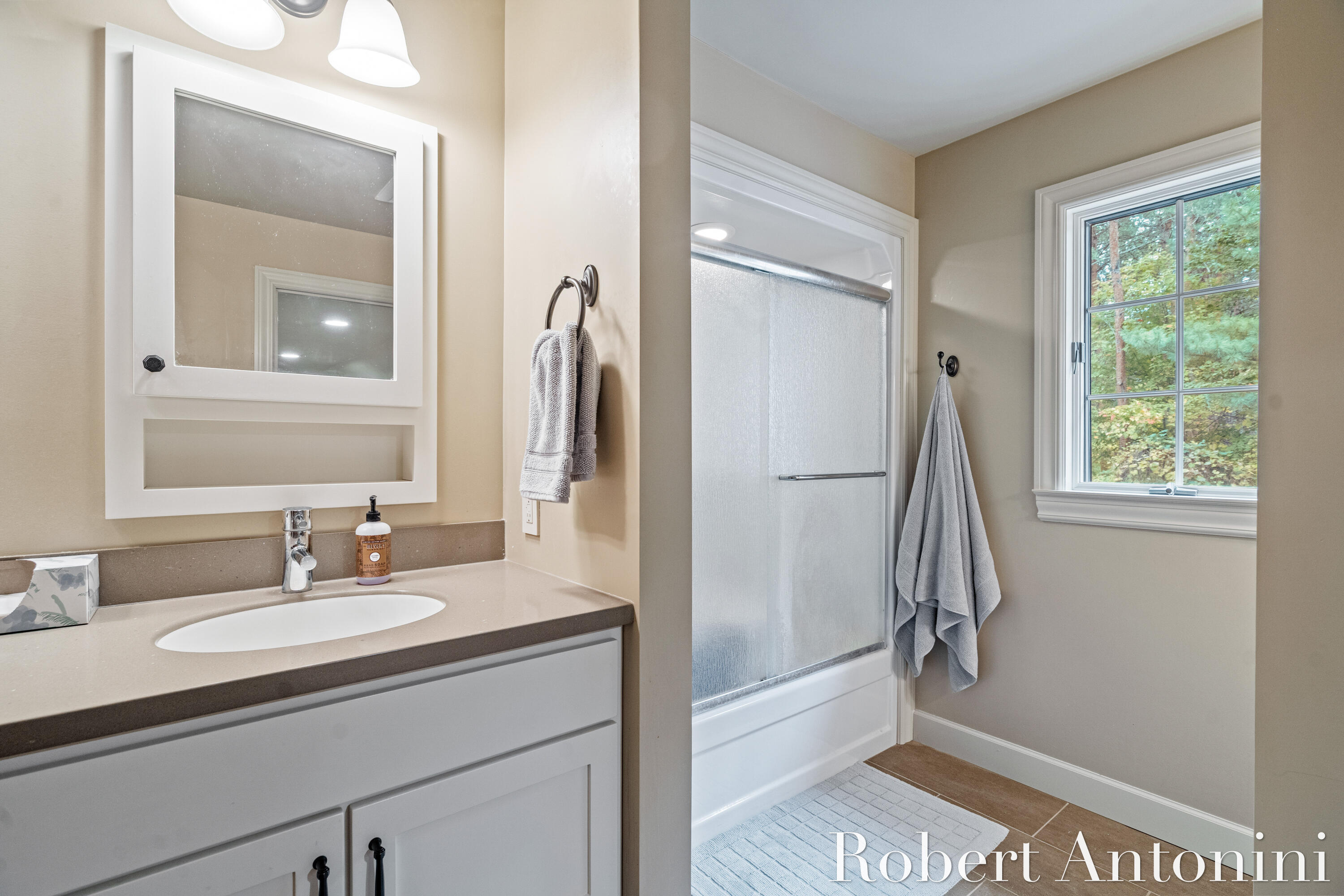 4777 Windcliff Drive NE, Rockford