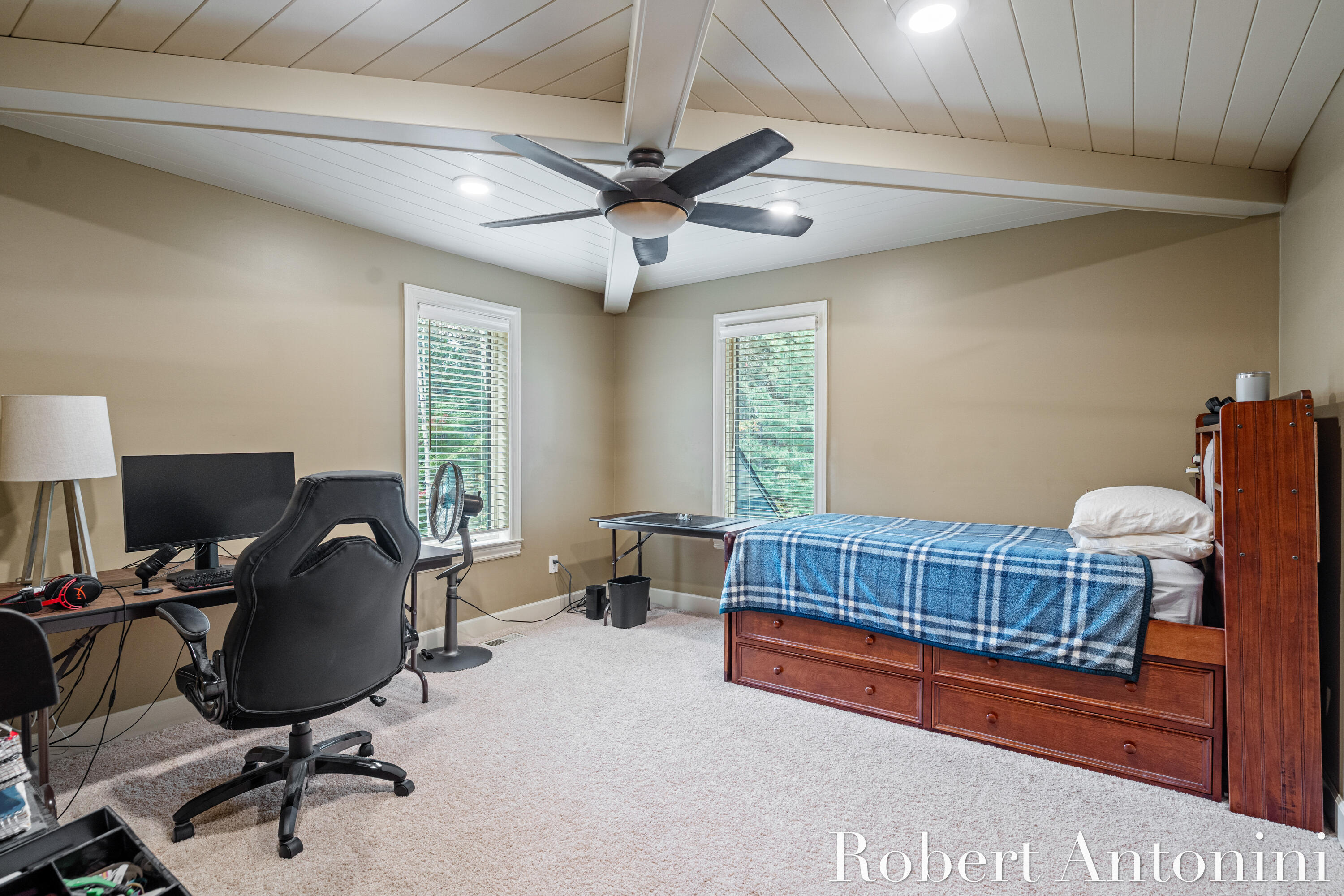 4777 Windcliff Drive NE, Rockford