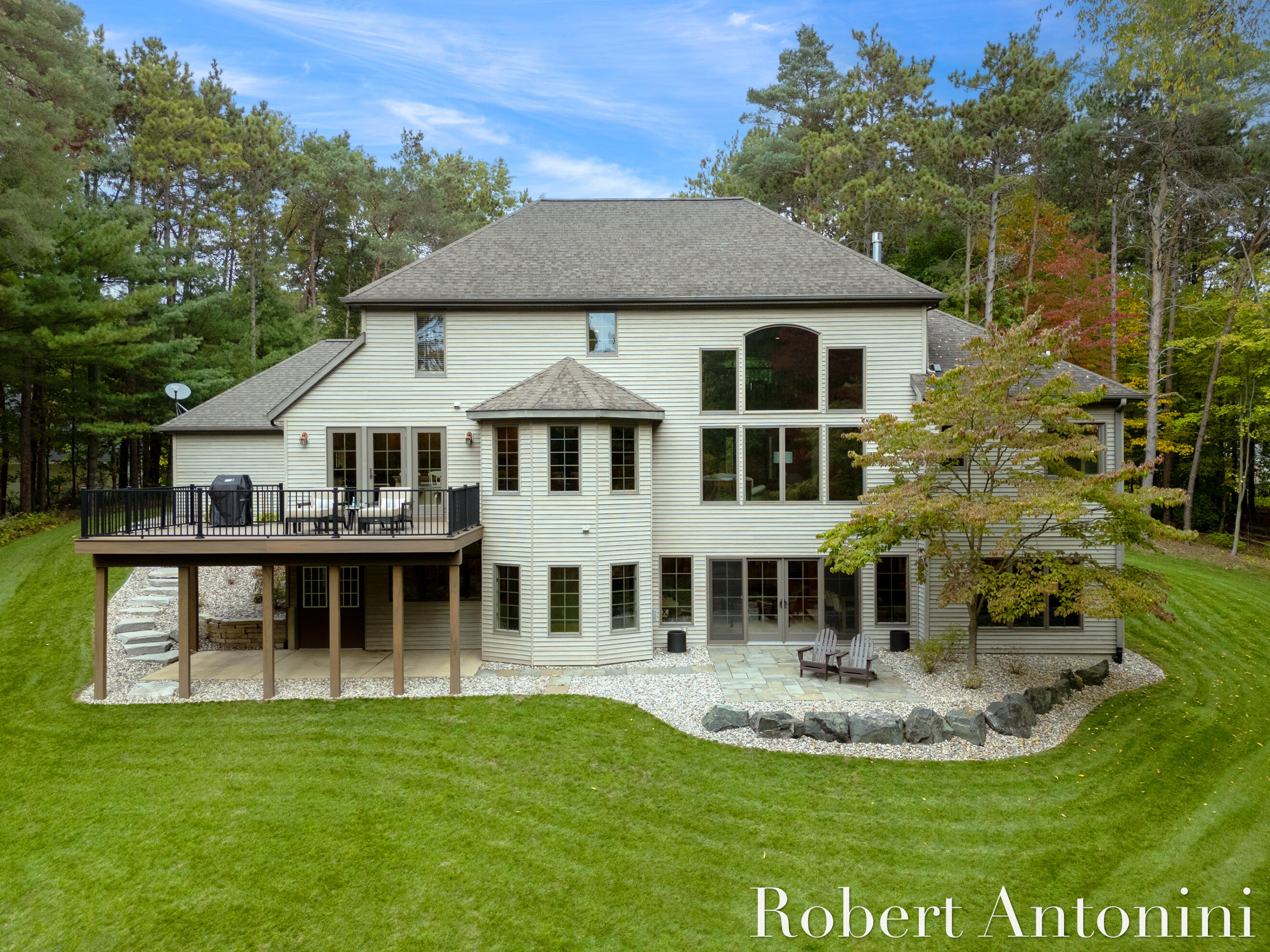 4777 Windcliff Drive NE, Rockford