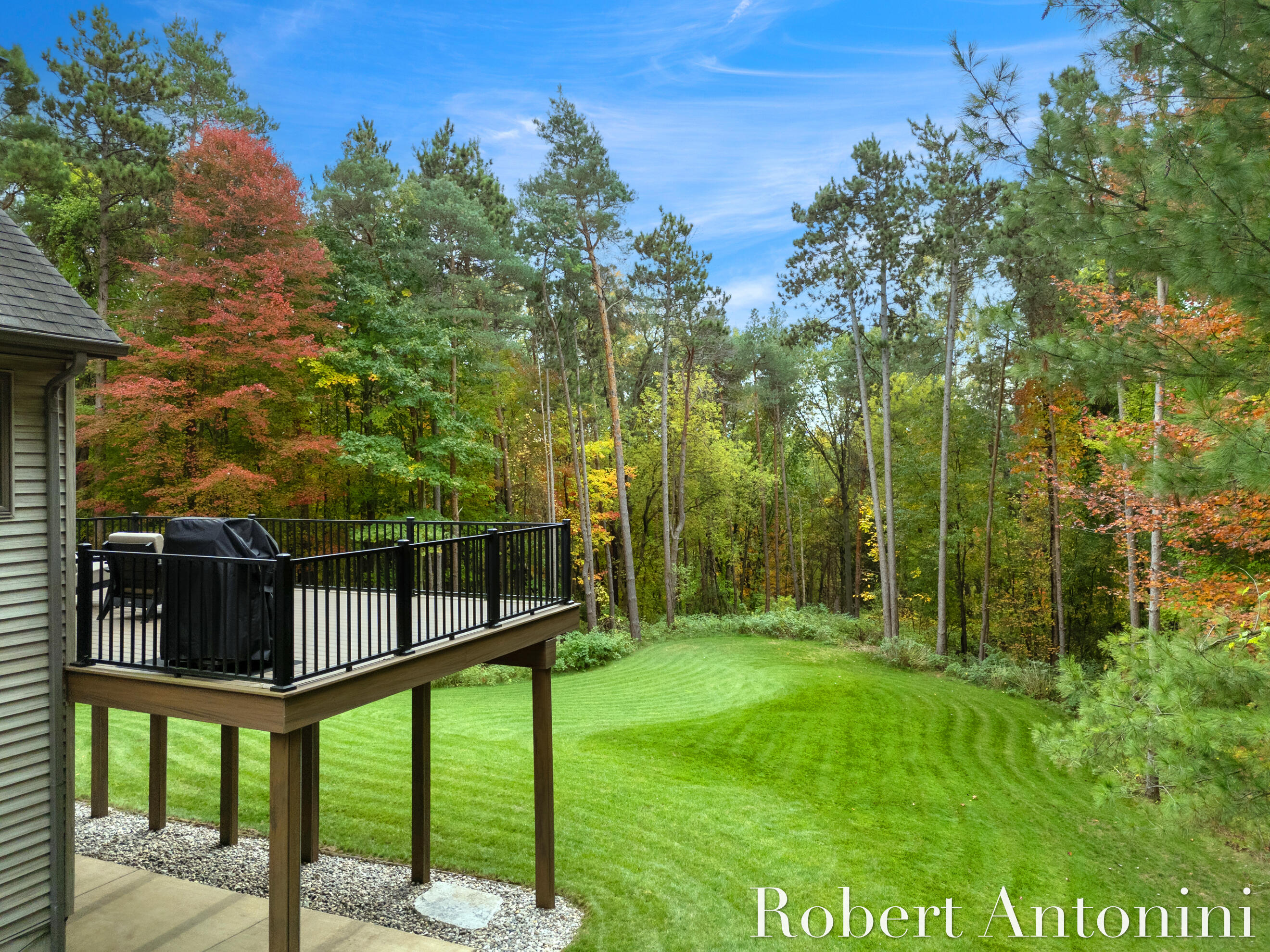 4777 Windcliff Drive NE, Rockford