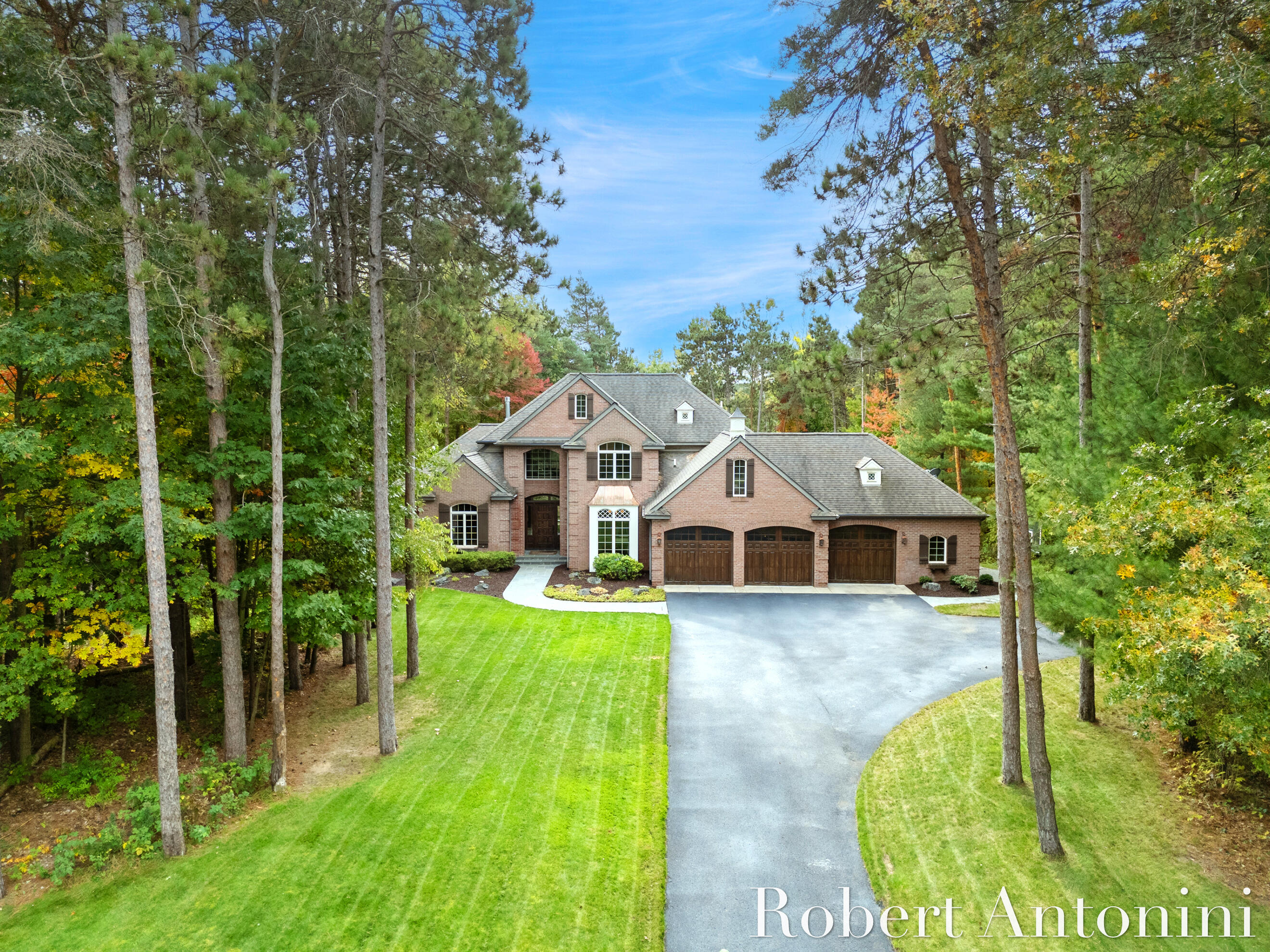 4777 Windcliff Drive NE, Rockford