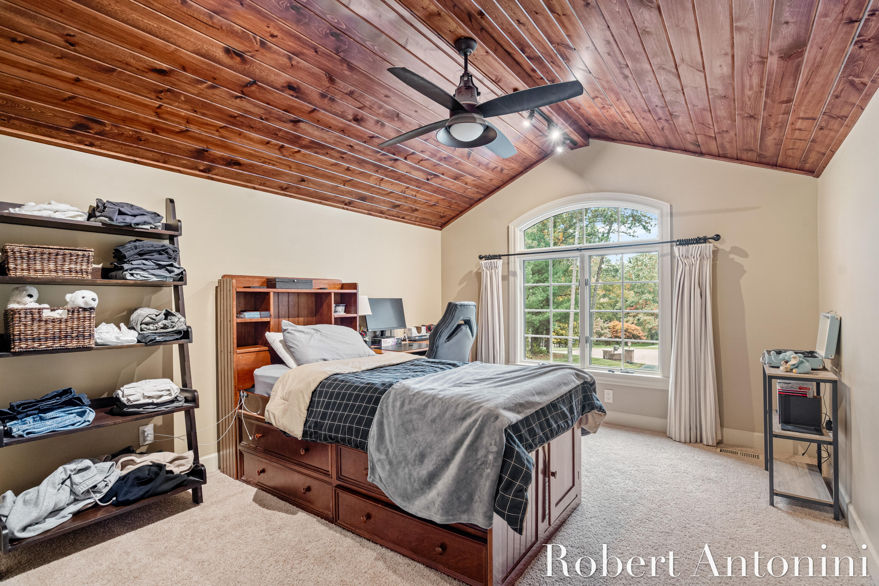 4777 Windcliff Drive NE, Rockford