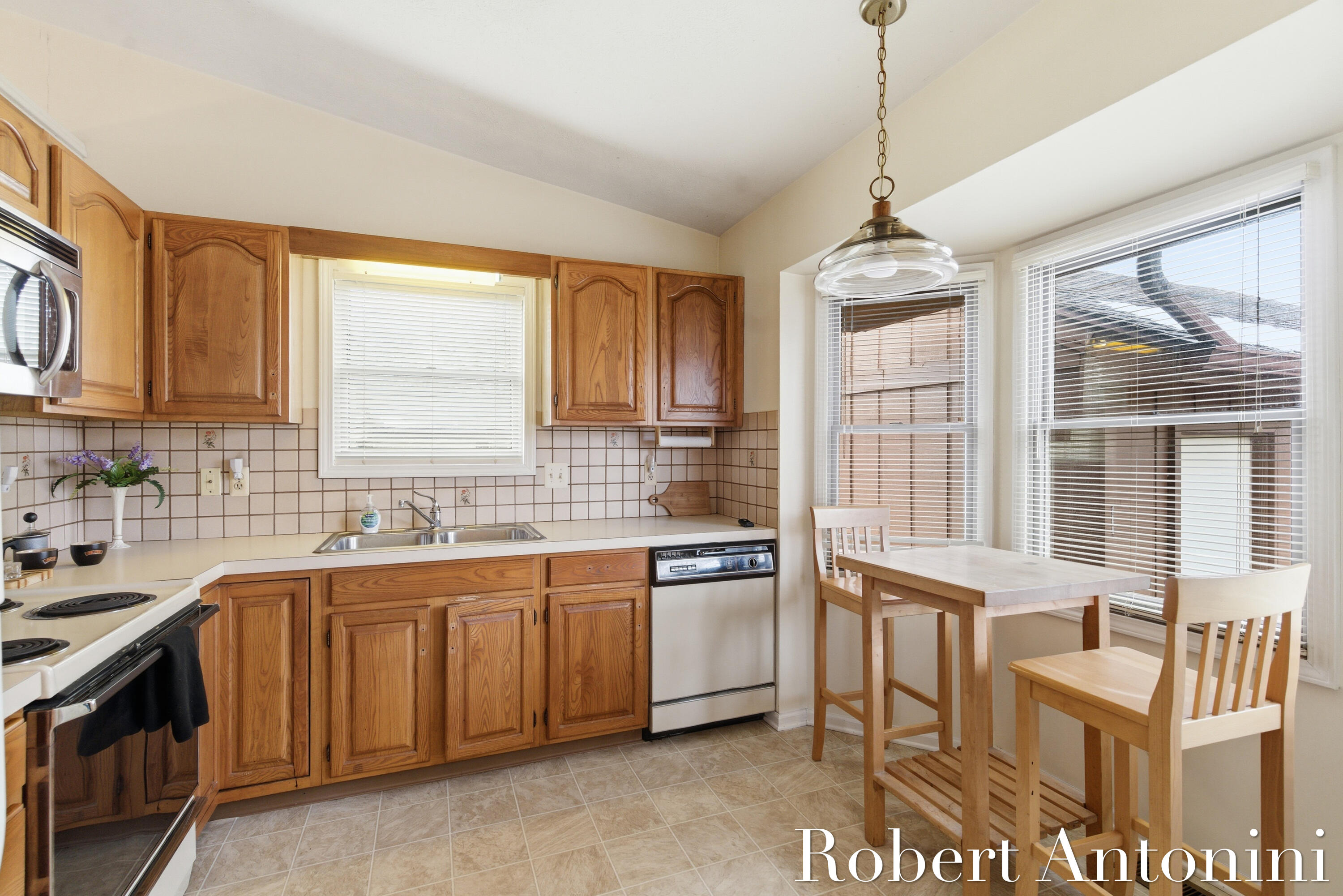 3128 Old Kent Road SE