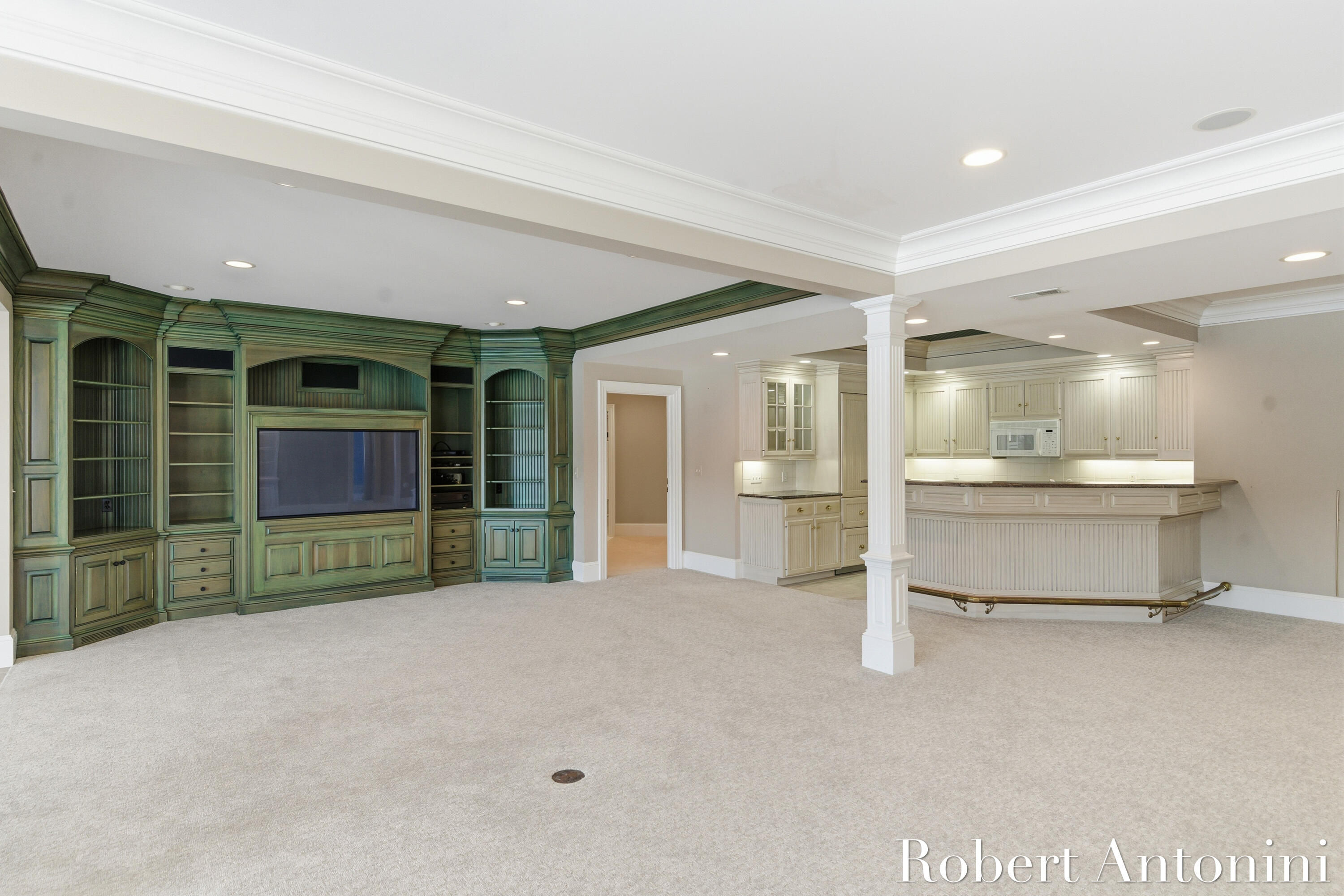 6862 Maplecrest Drive SE