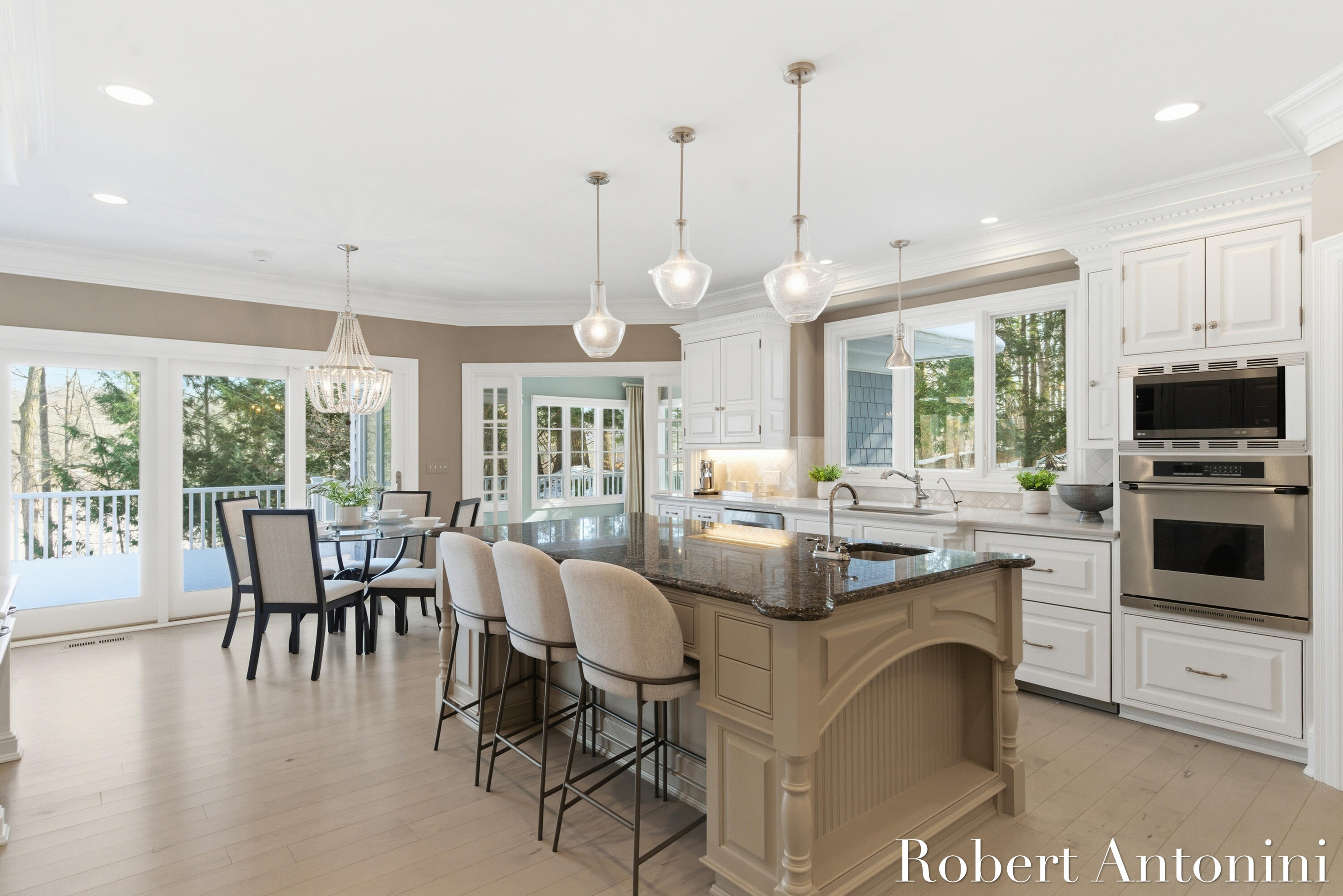 6862 Maplecrest Drive SE