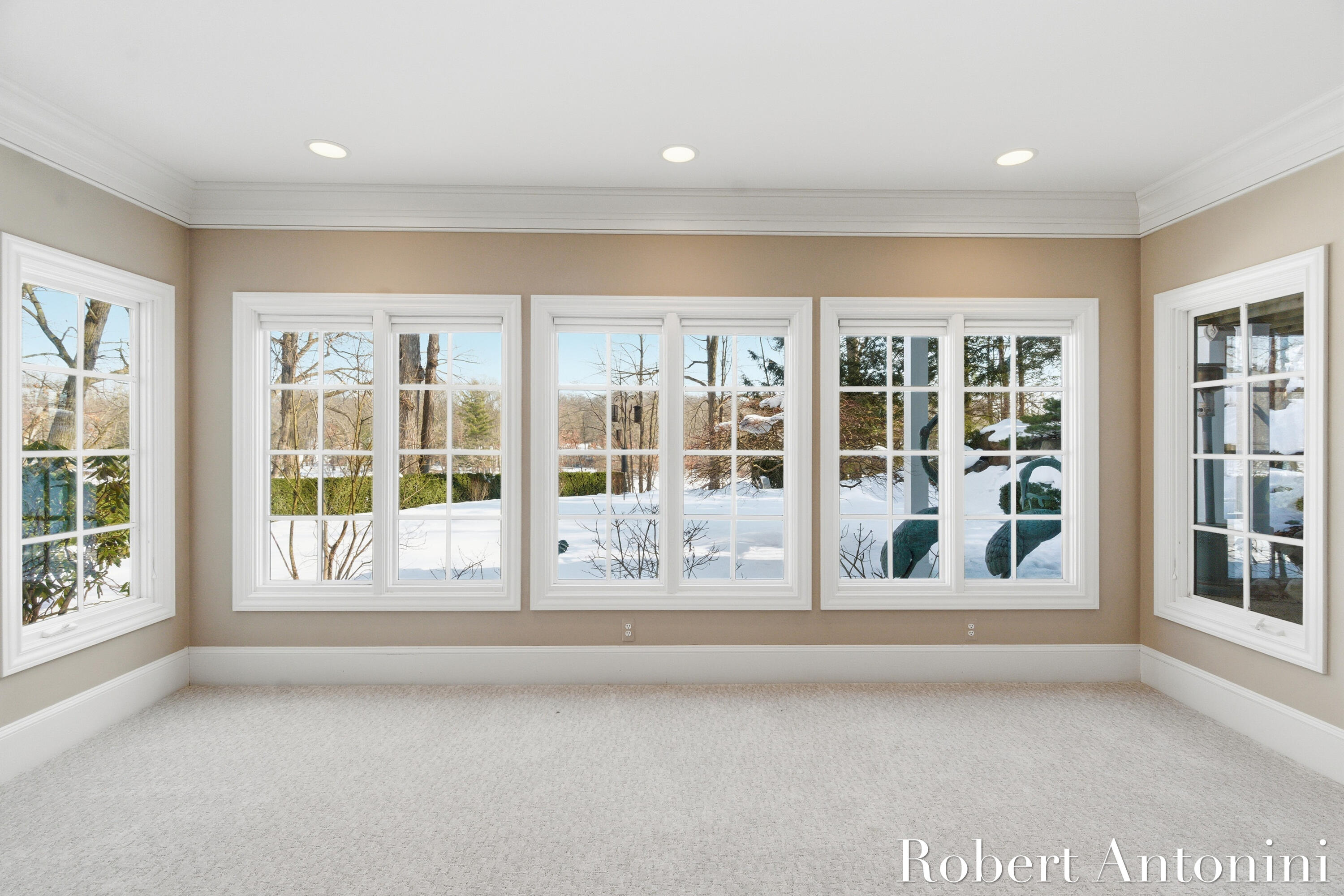 6862 Maplecrest Drive SE