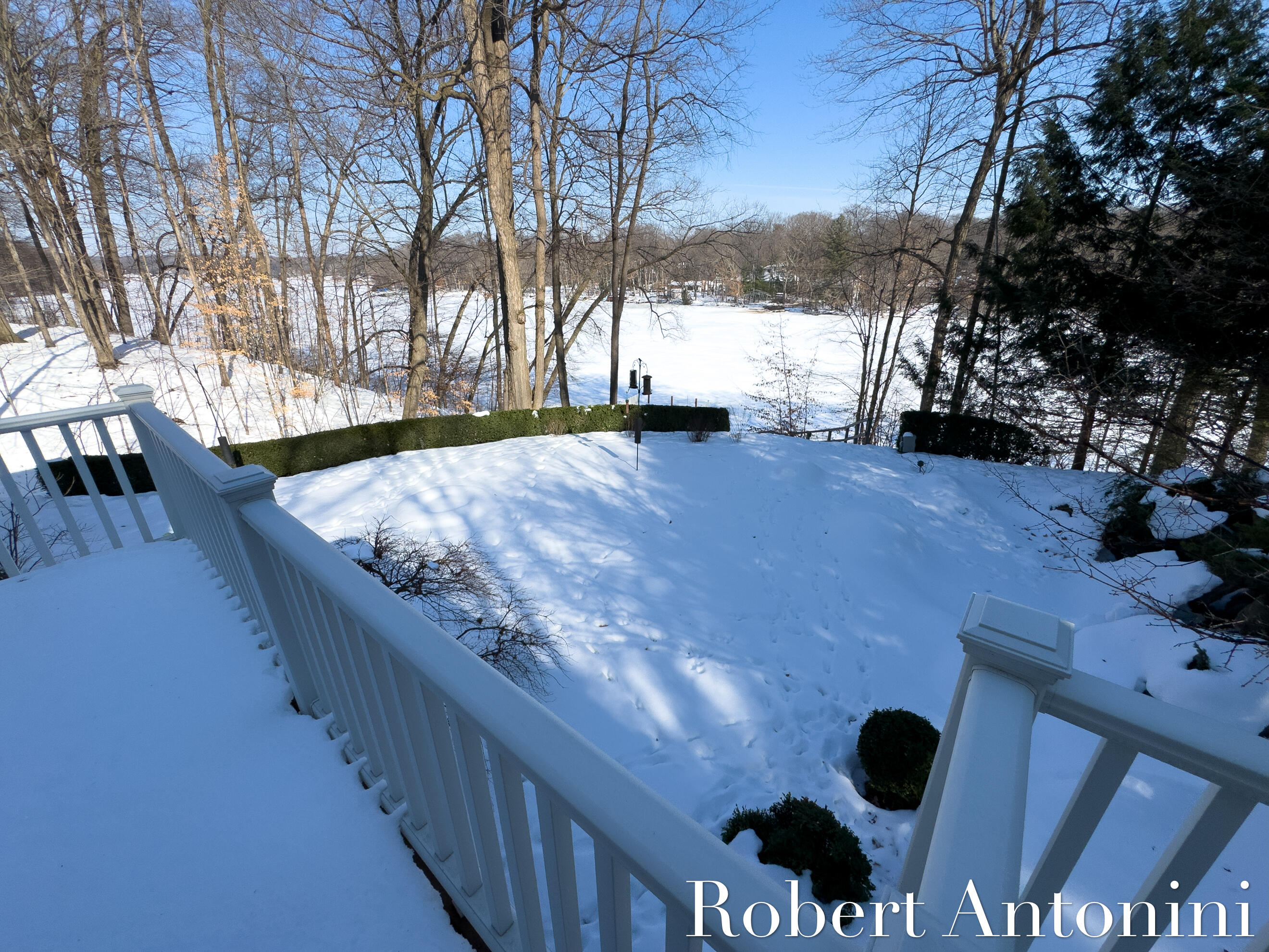 6862 Maplecrest Drive SE