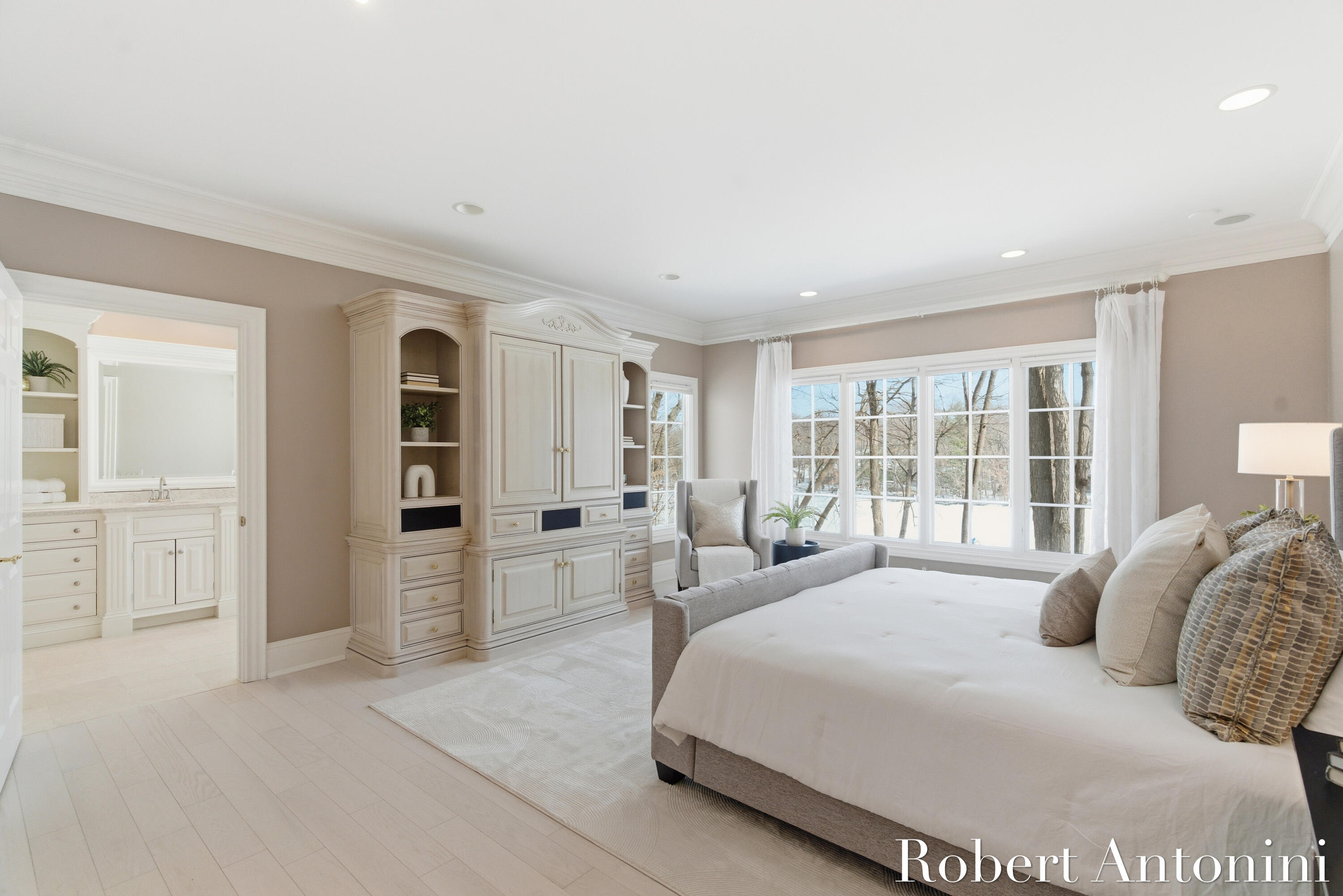 6862 Maplecrest Drive SE