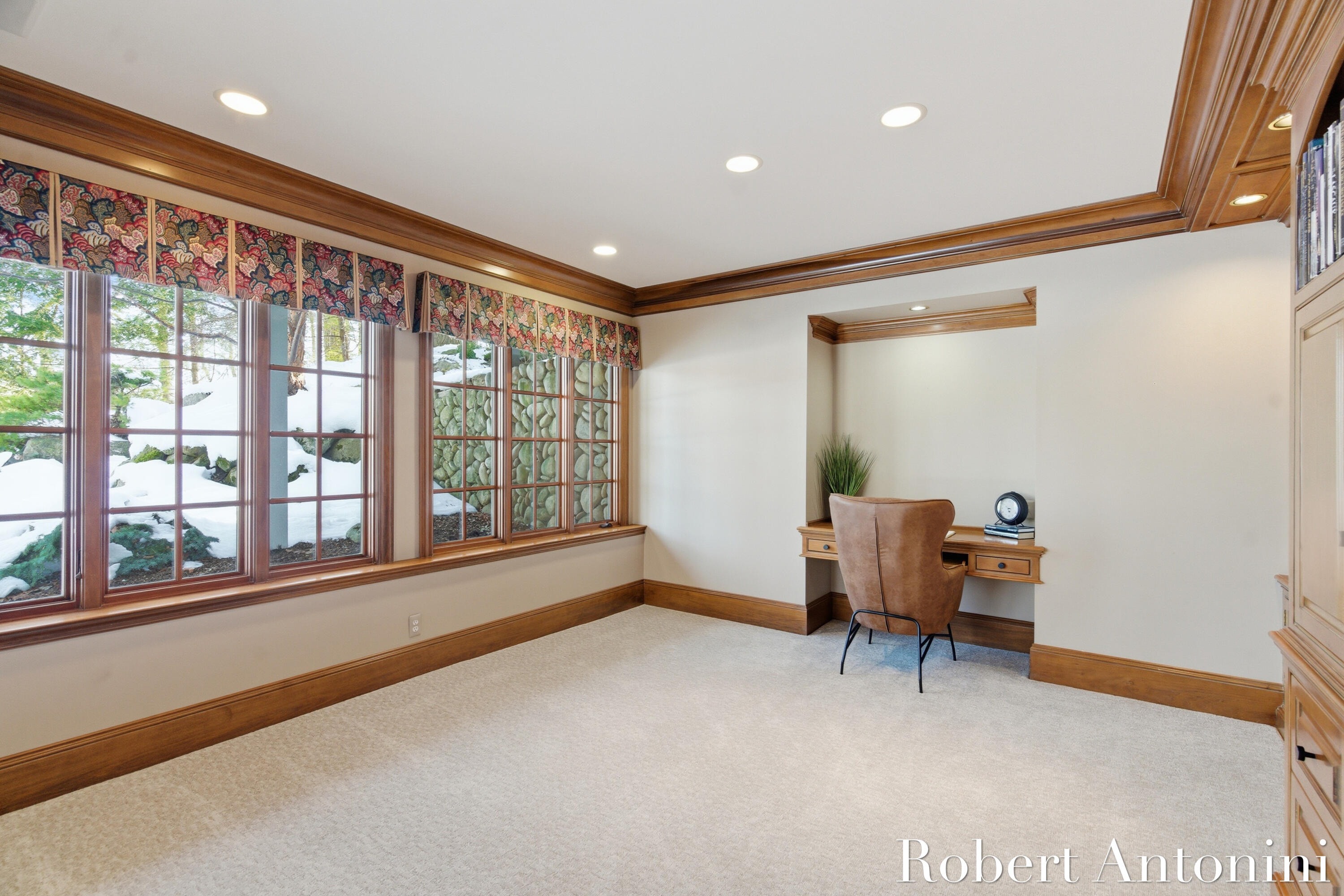 6862 Maplecrest Drive SE