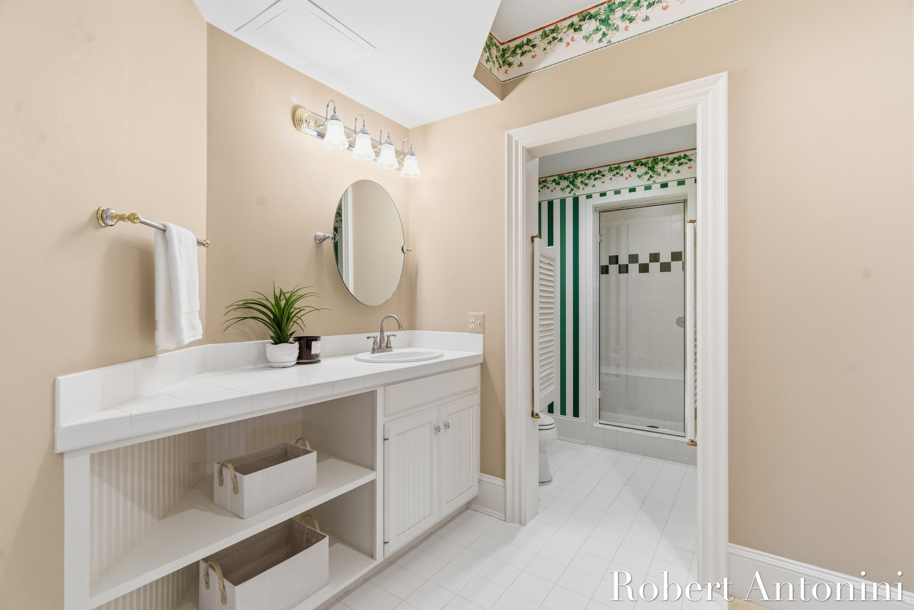 6862 Maplecrest Drive SE