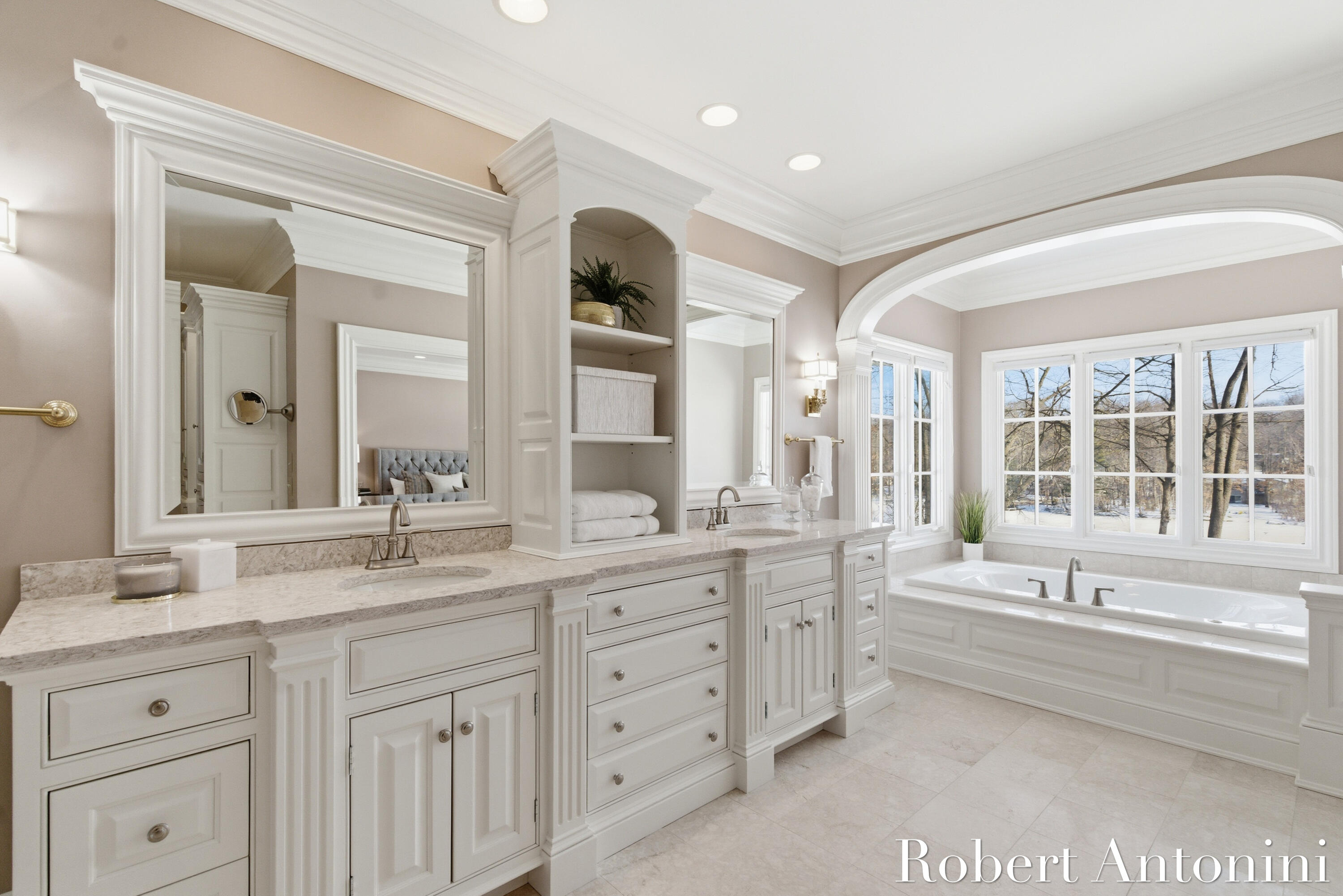 6862 Maplecrest Drive SE